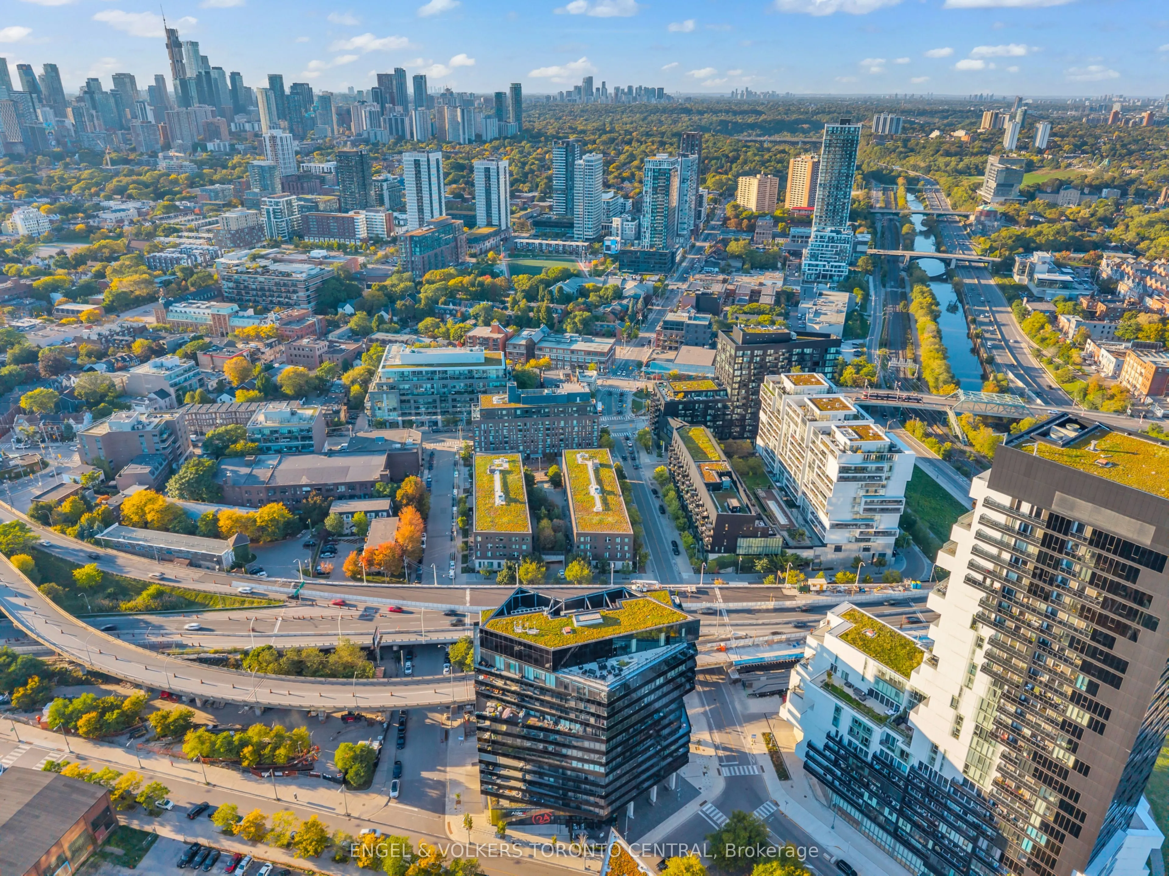 21 Lawren Harris Square, #30