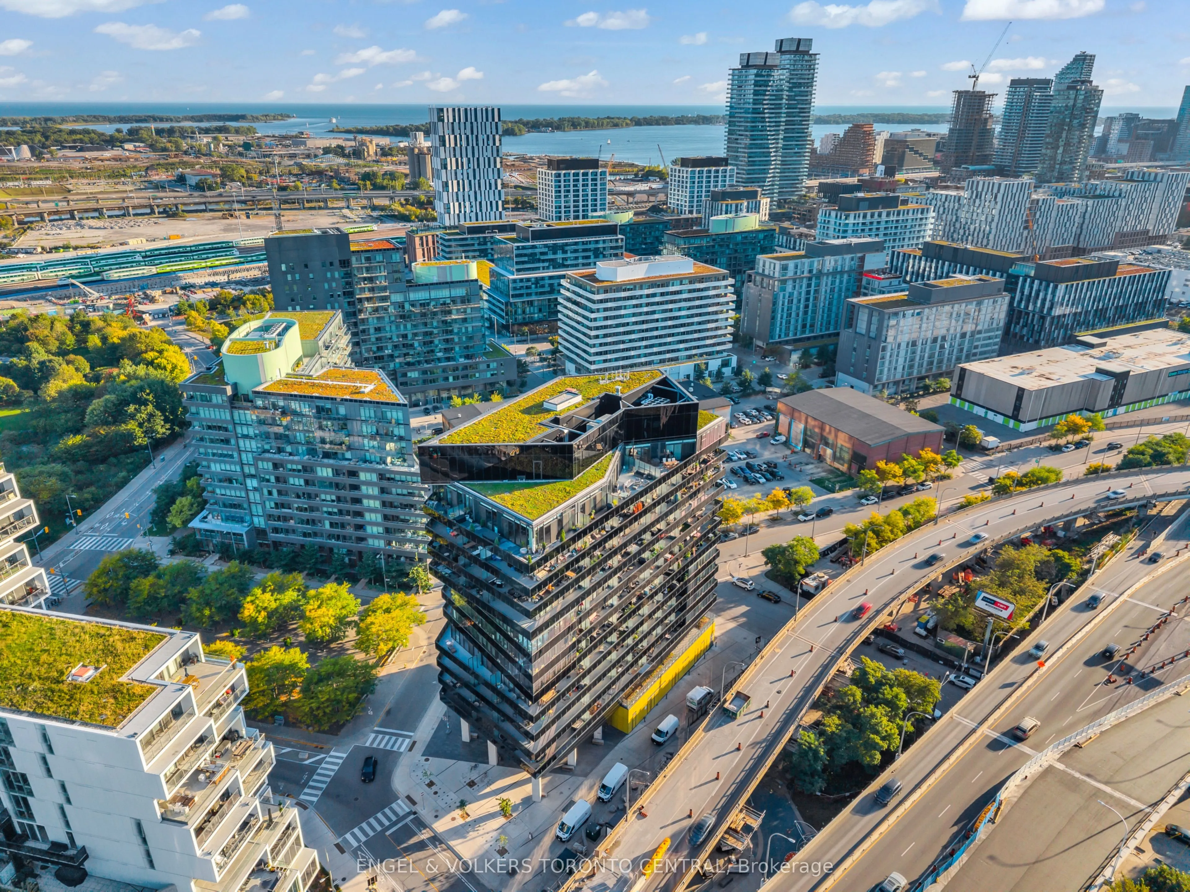 21 Lawren Harris Square, #30