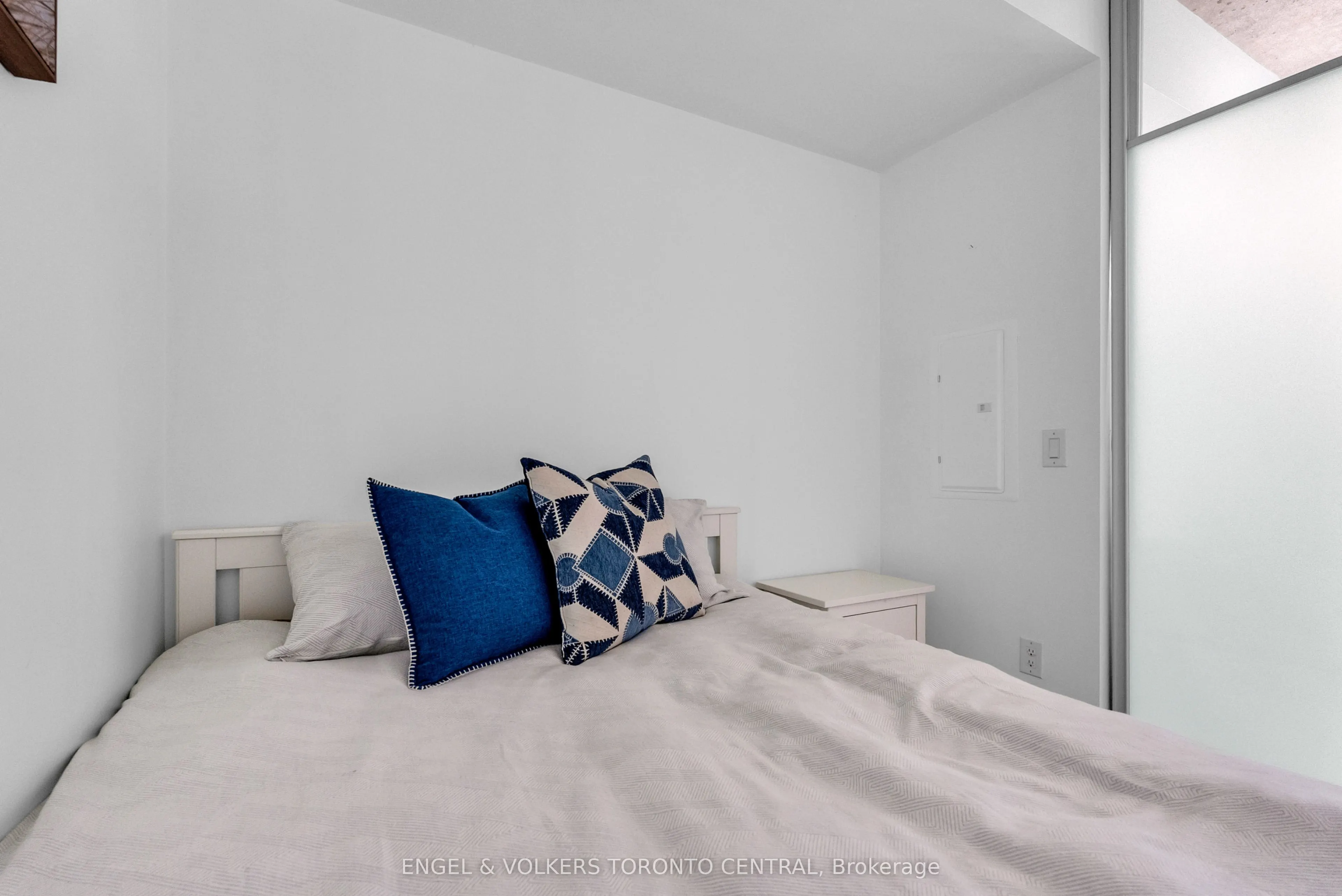 21 Lawren Harris Square, #30