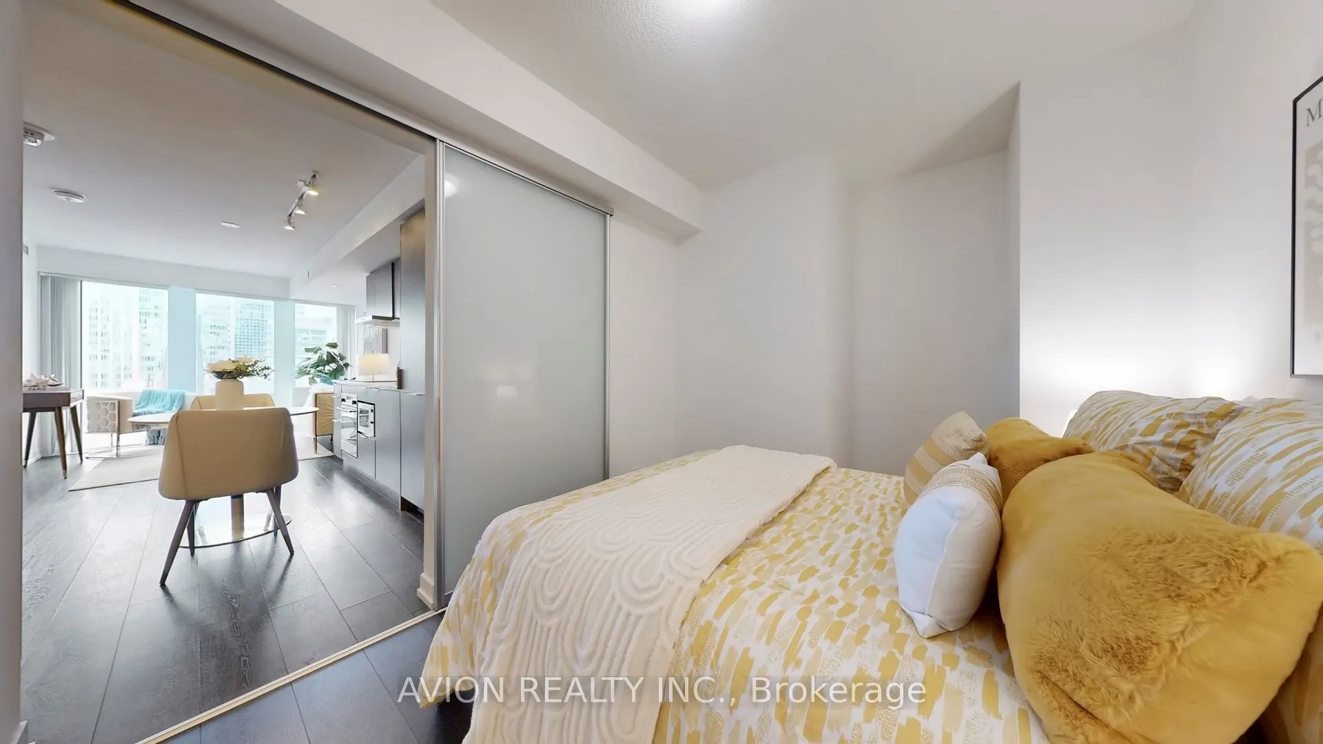 60 Shuter Street, #2007