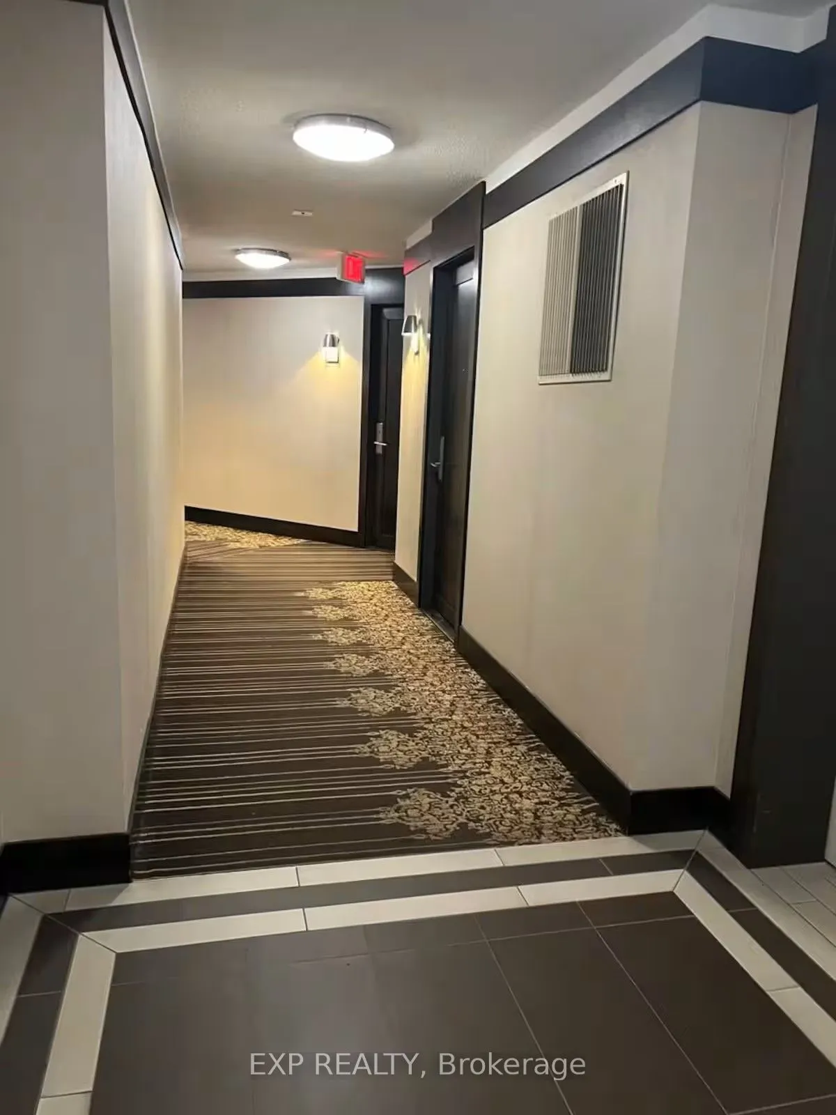 20 Blue Jays Way, #814