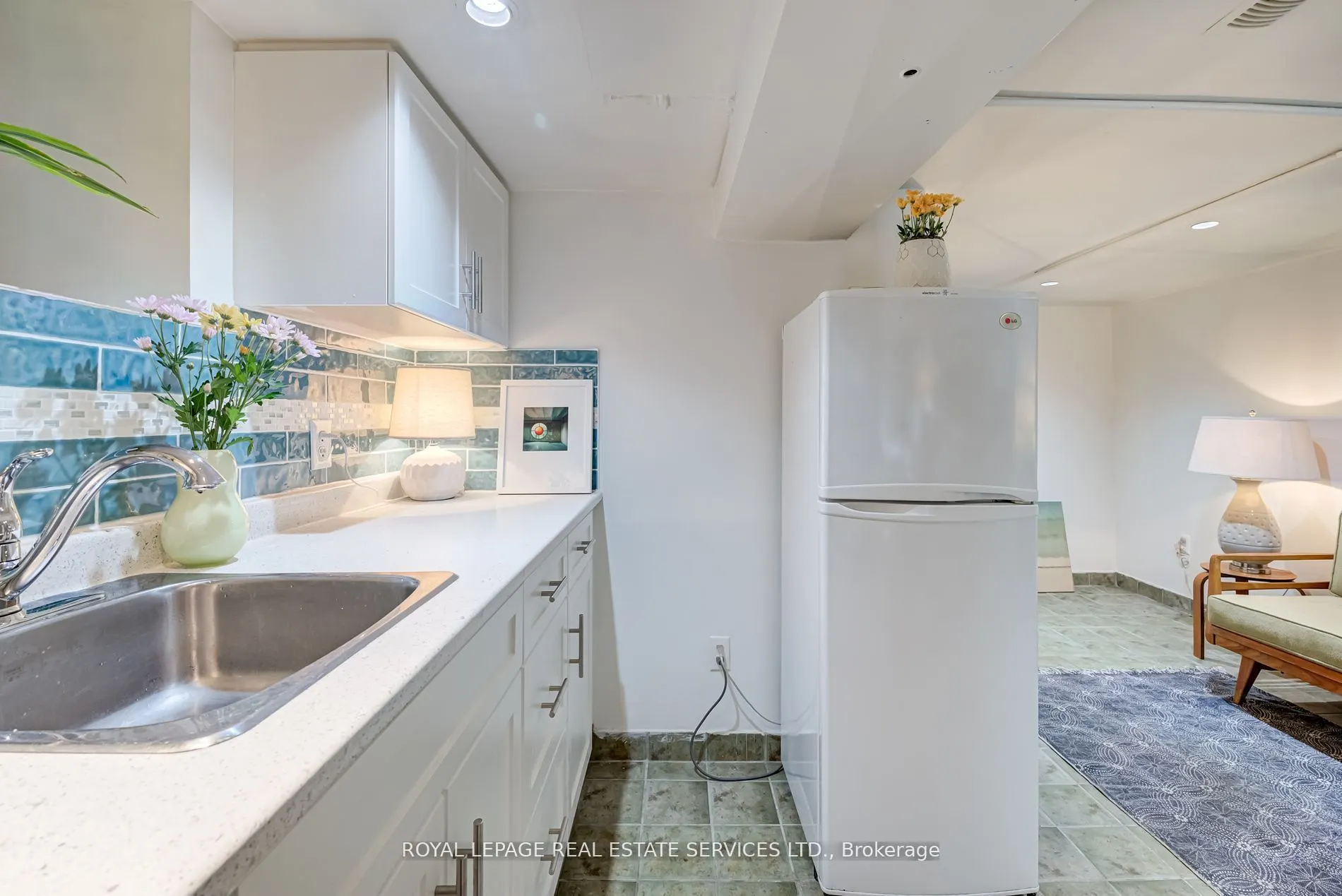 27 Bank Street, #Lower