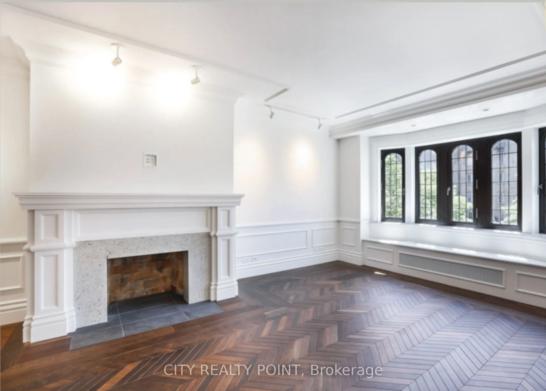 2 Clarendon Avenue, #402