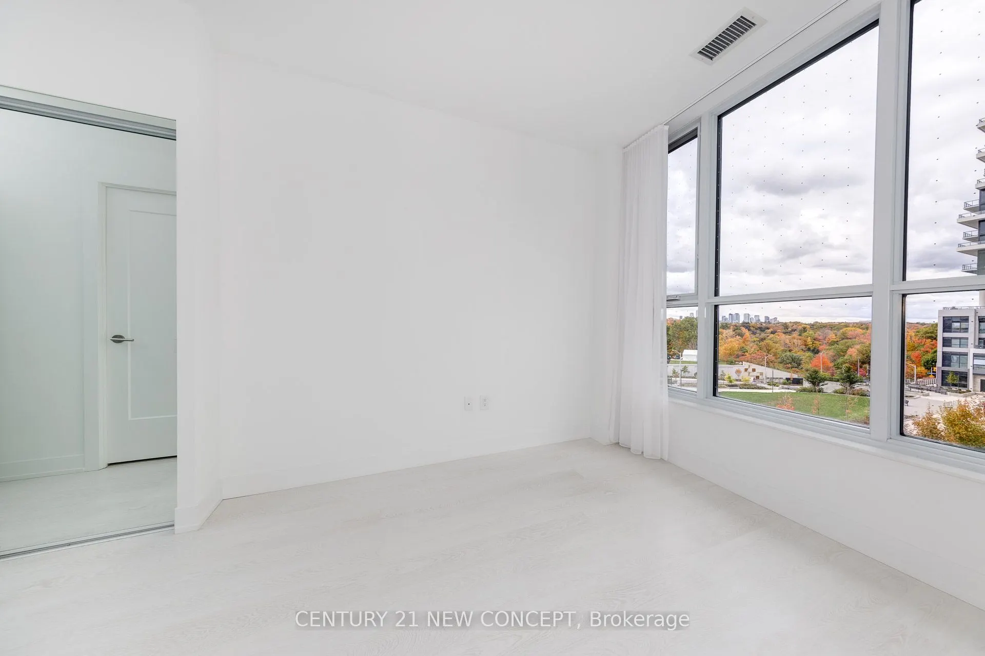 30 Inn On The Park Drive, #423