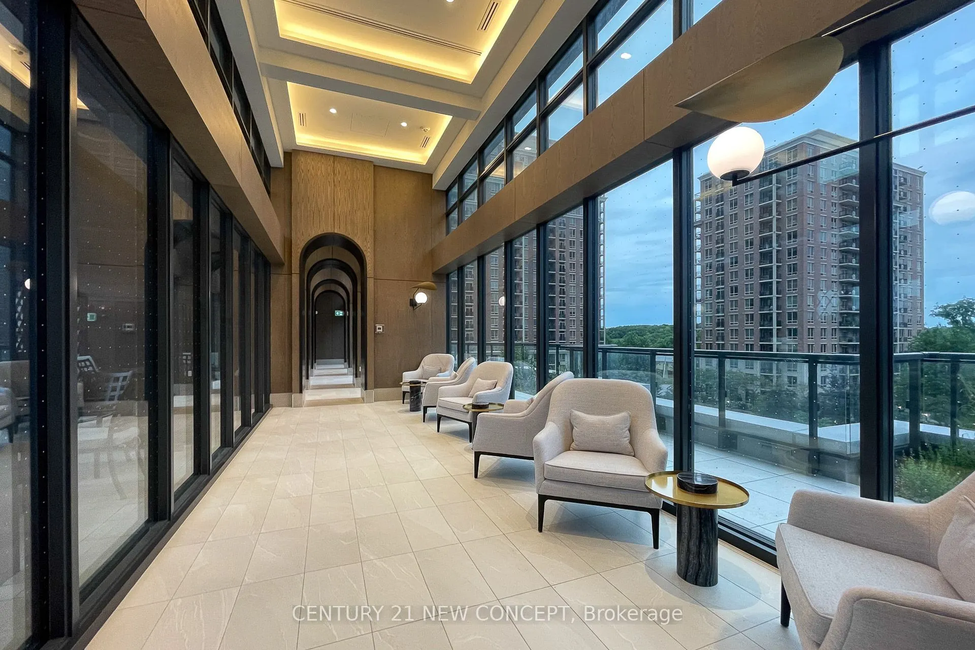 30 Inn On The Park Drive, #423