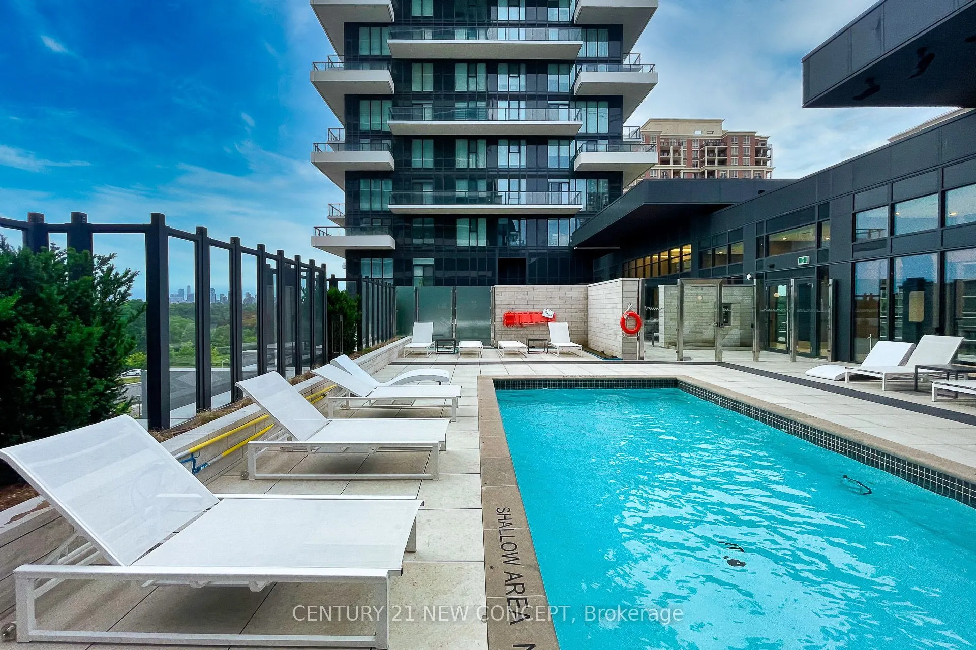 30 Inn On The Park Drive, #423