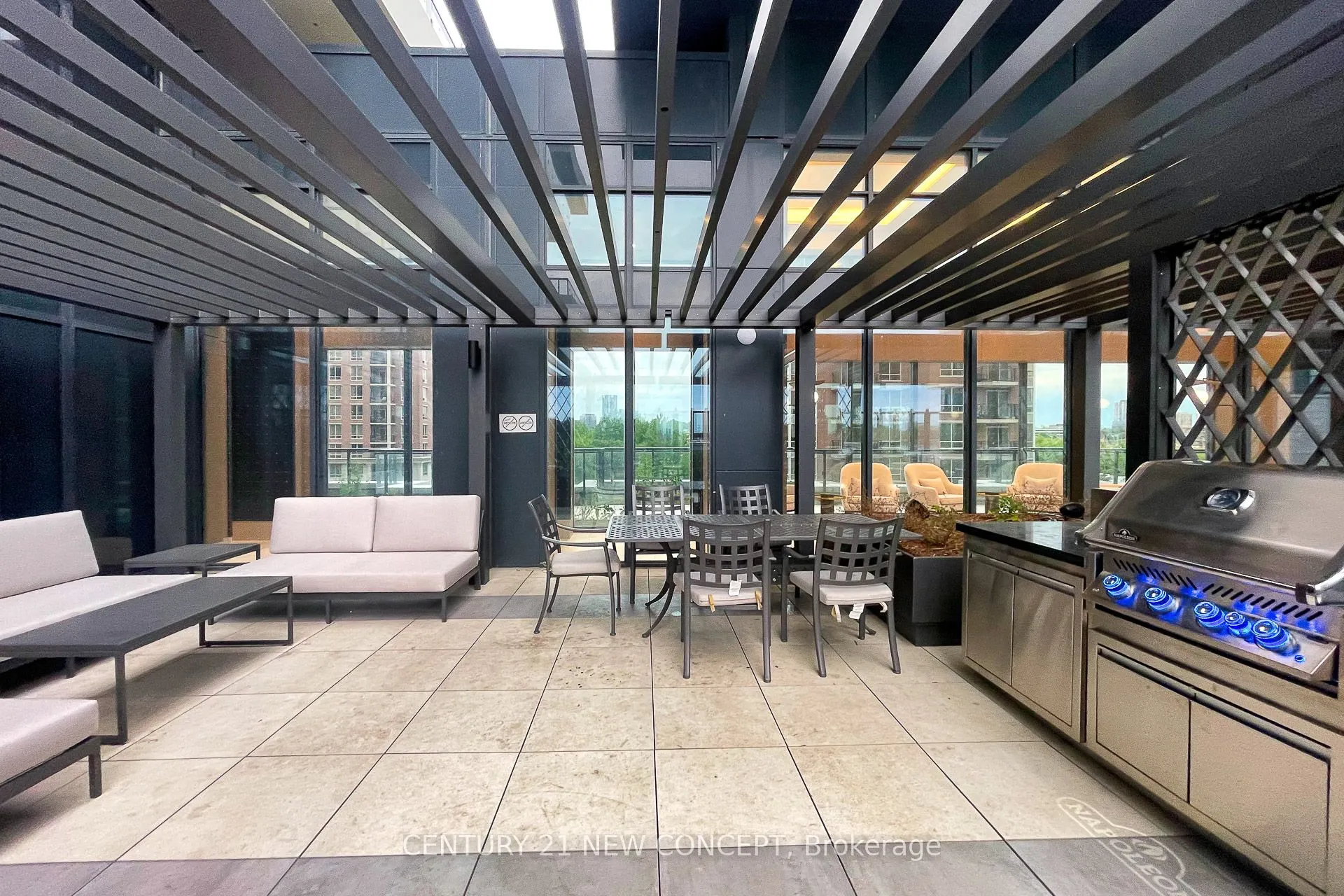 30 Inn On The Park Drive, #423