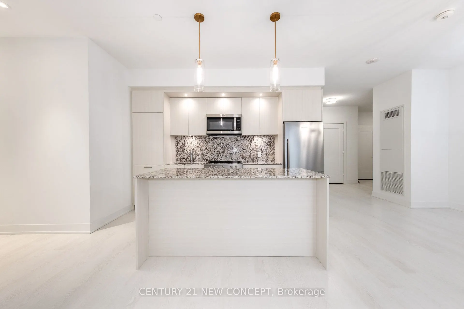 30 Inn On The Park Drive, #423