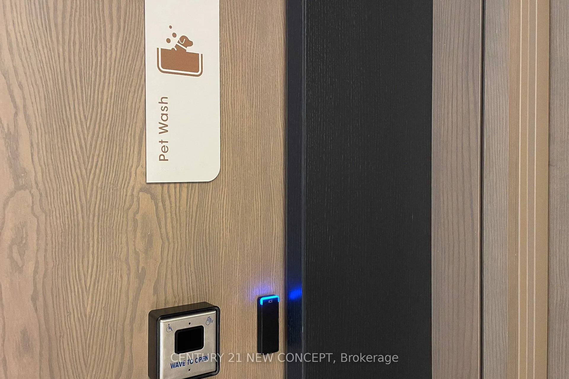 30 Inn On The Park Drive, #423