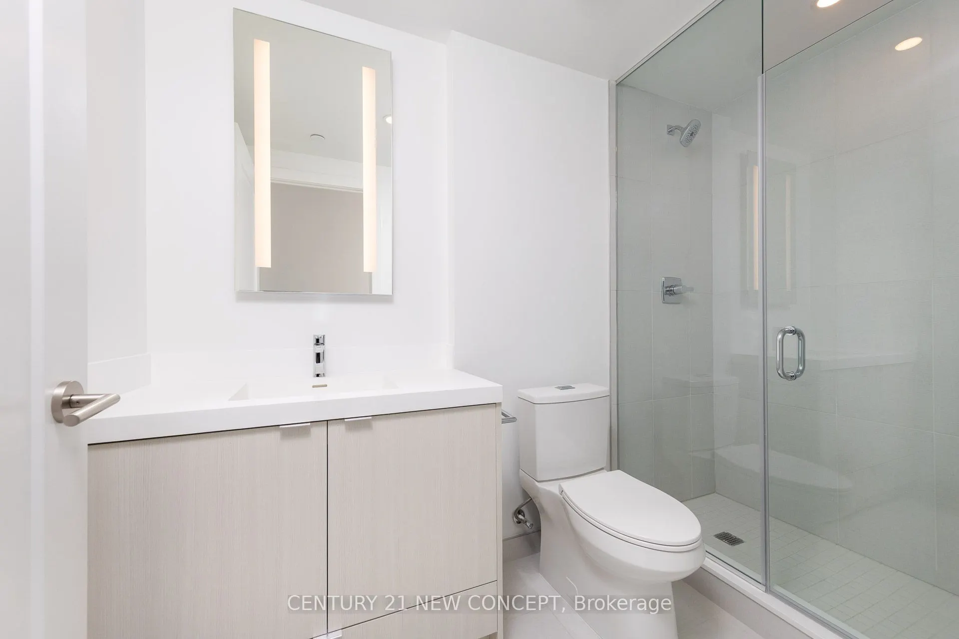 30 Inn On The Park Drive, #423