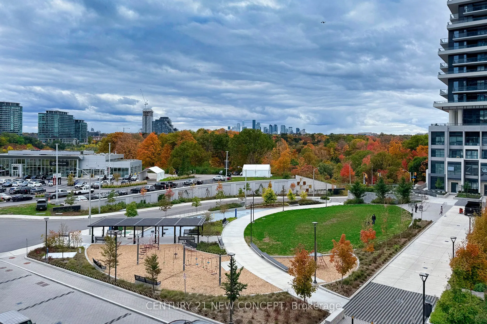 30 Inn On The Park Drive, #423