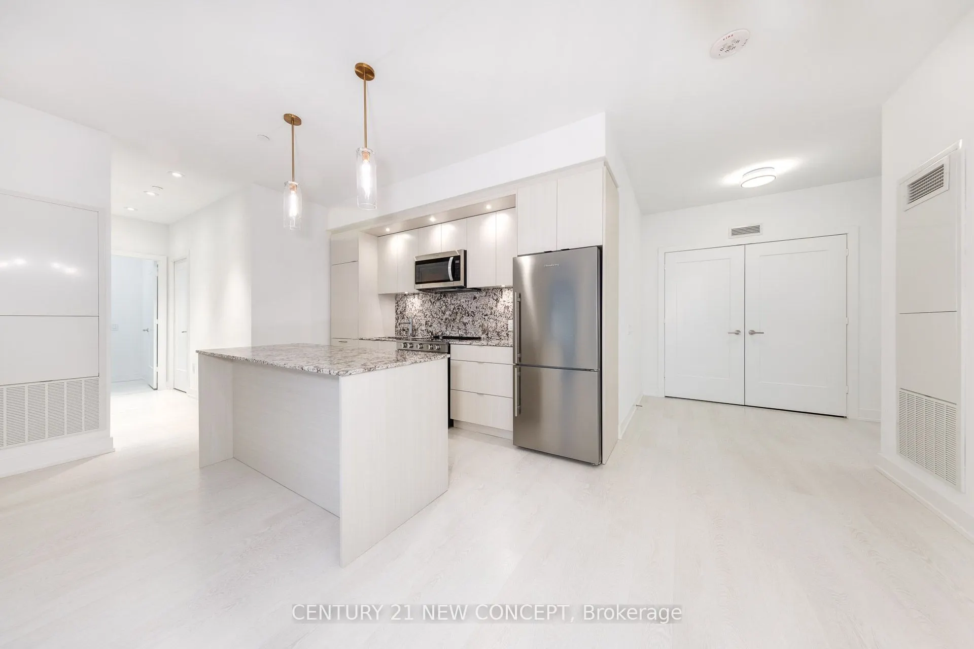 30 Inn On The Park Drive, #423