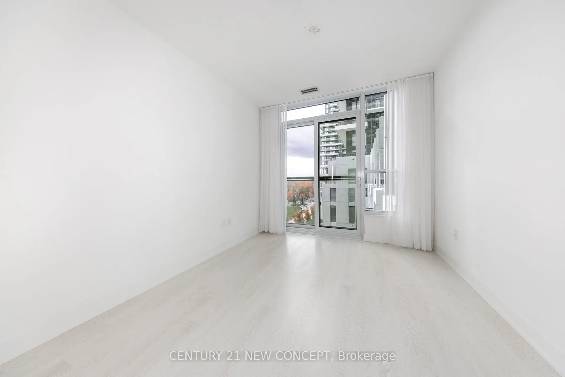 30 Inn On The Park Drive, #423