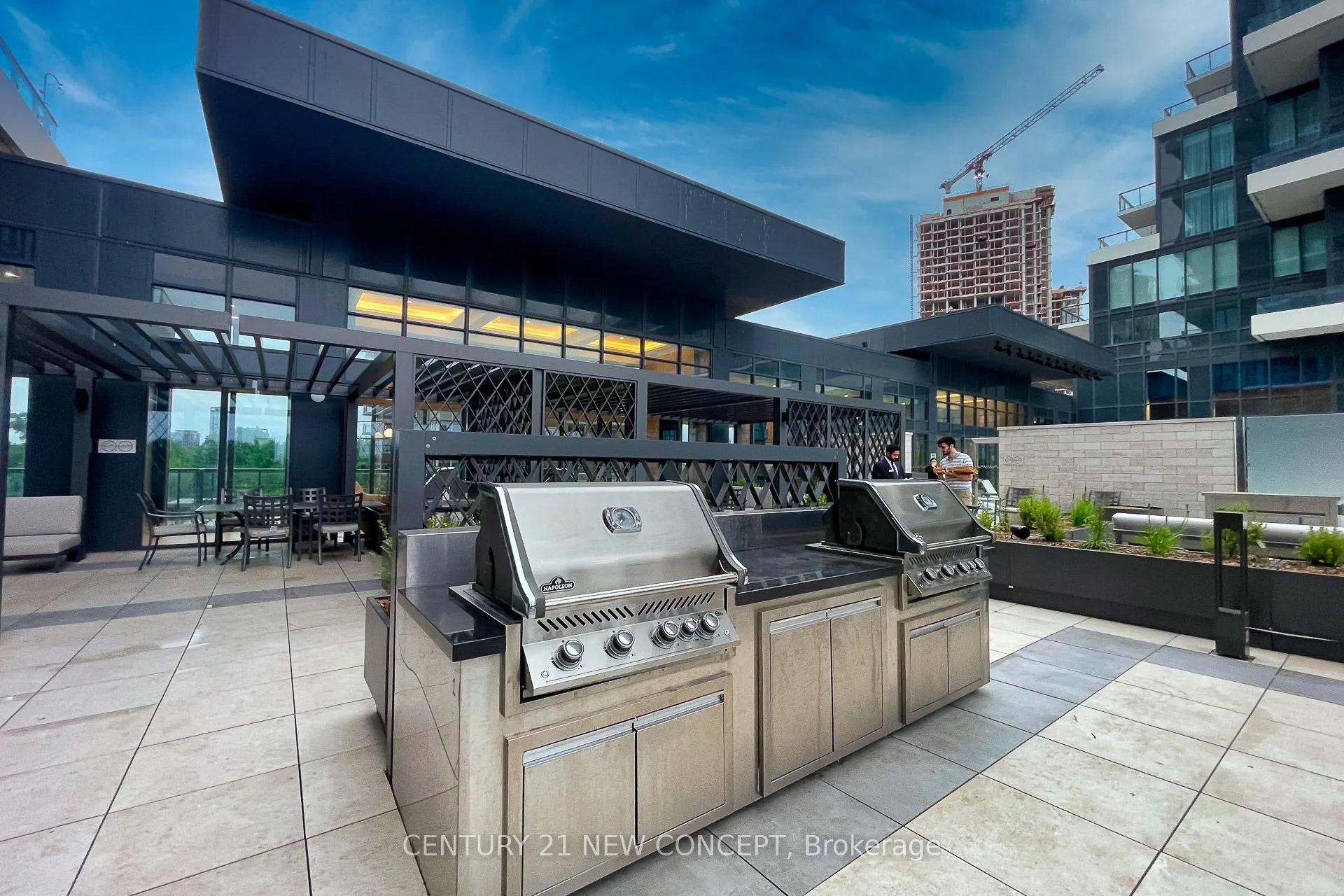 30 Inn On The Park Drive, #423