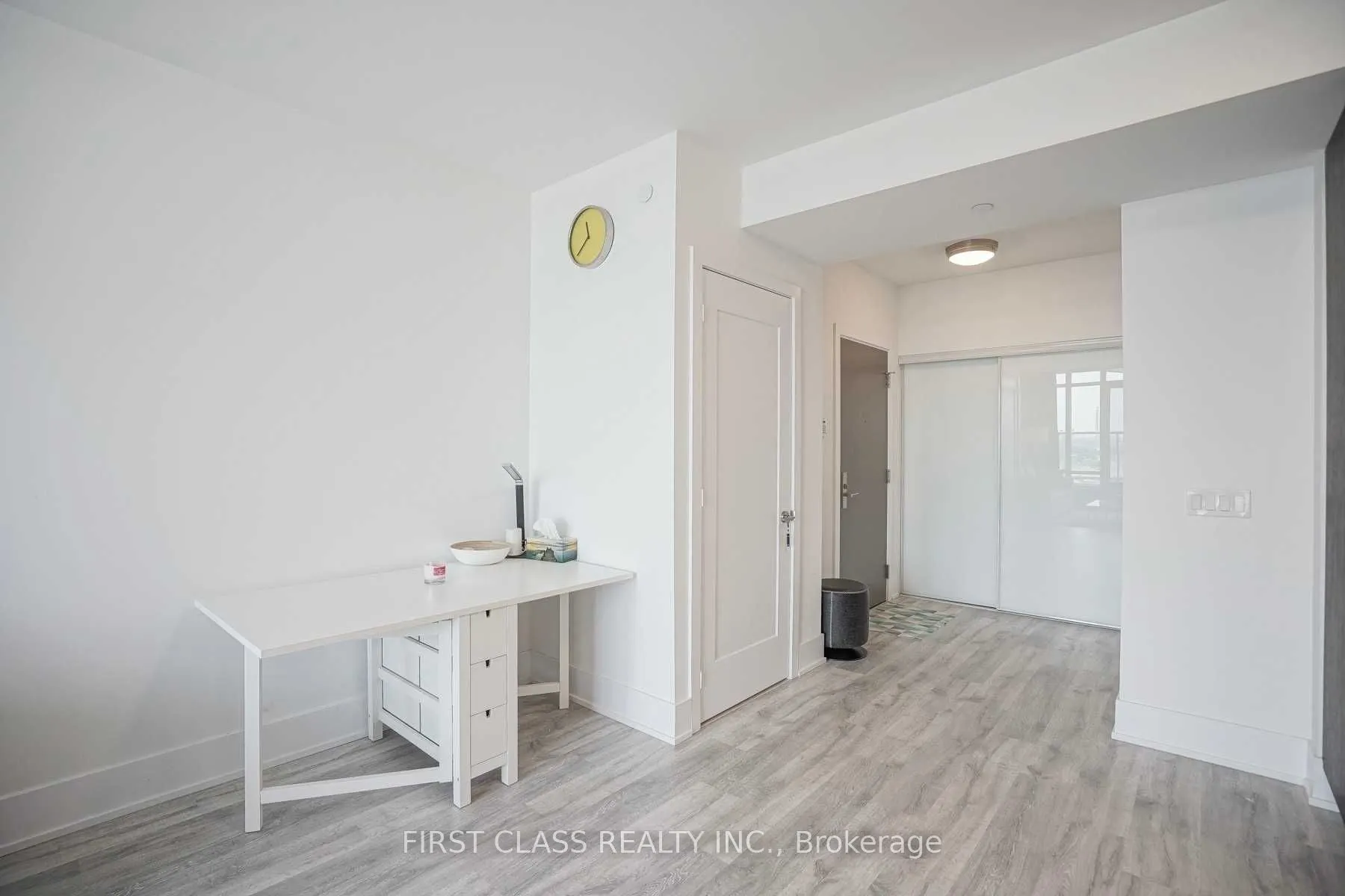 15 Merchants' Wharf Street, #701