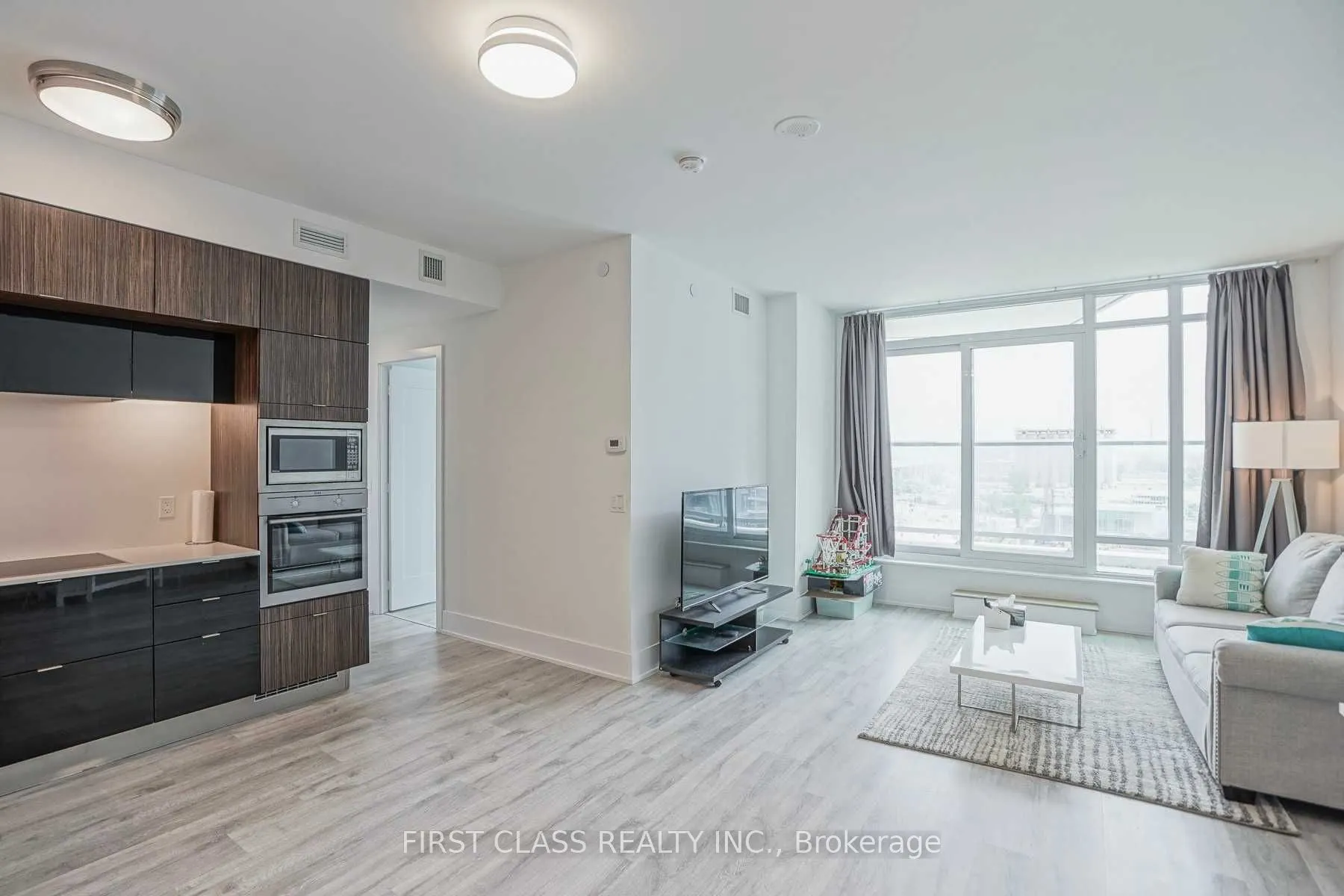 15 Merchants' Wharf Street, #701