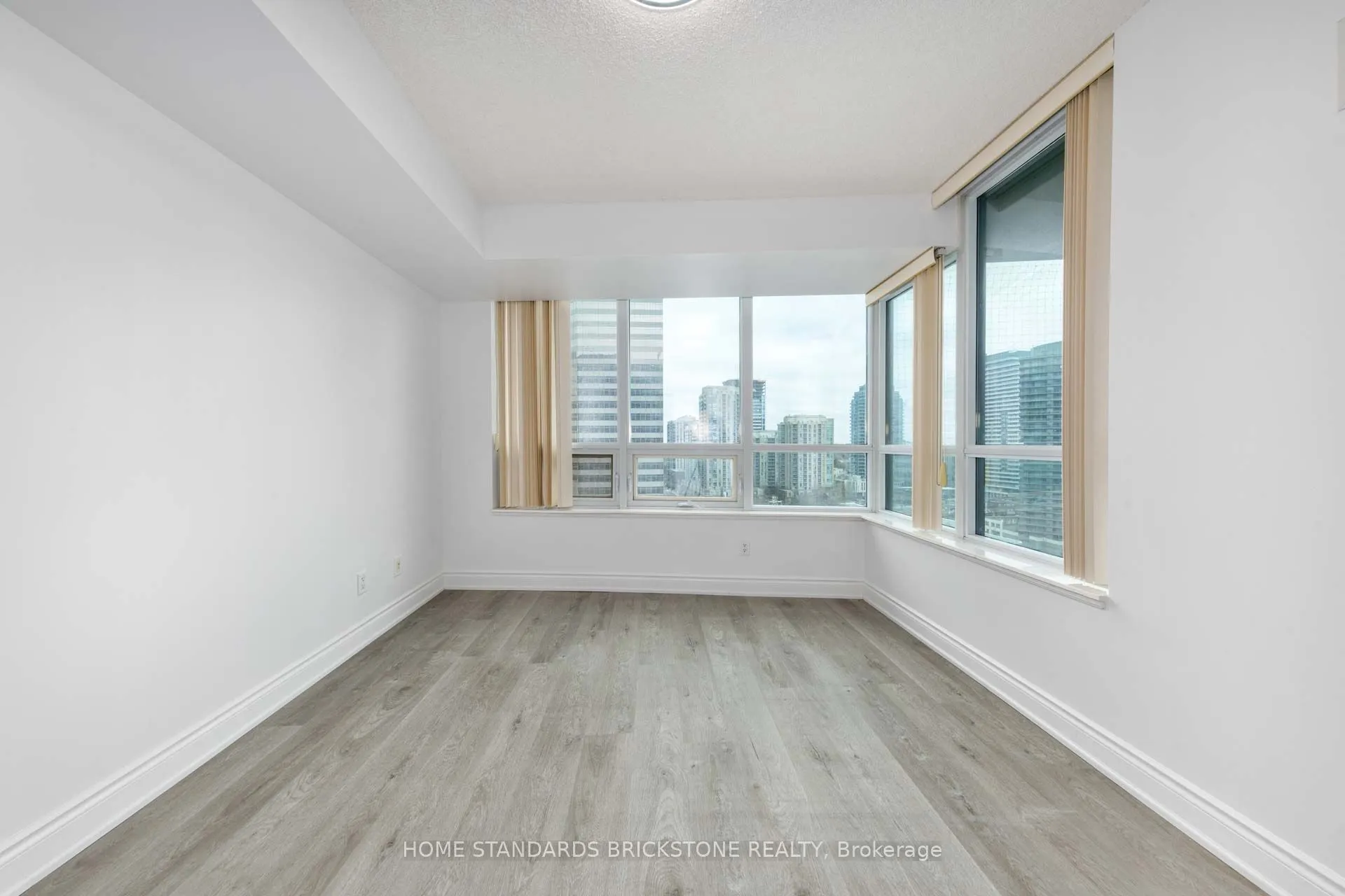 15 Greenview Avenue, #1504