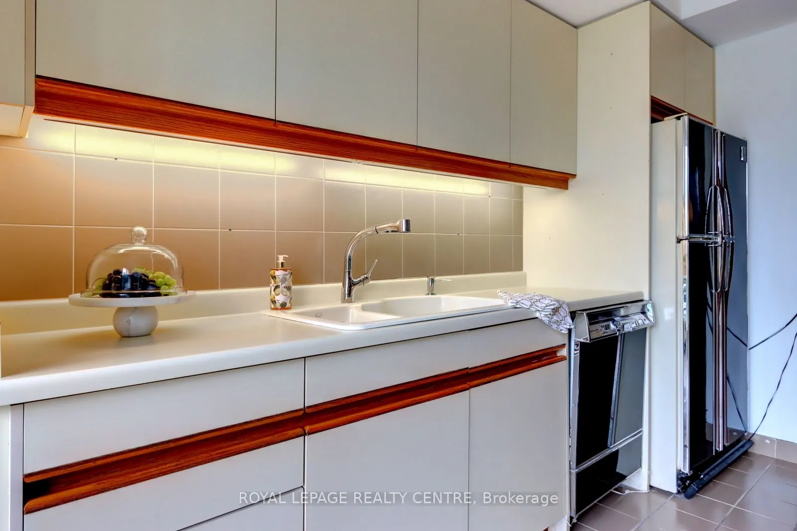 480 Queens Quay W, #401W