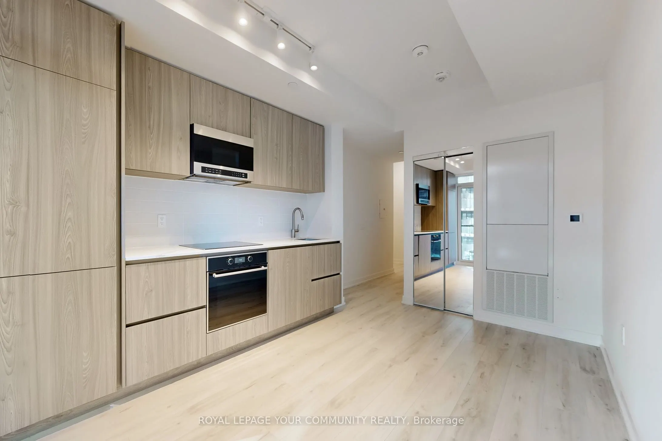 110 Broadway Avenue, #1007