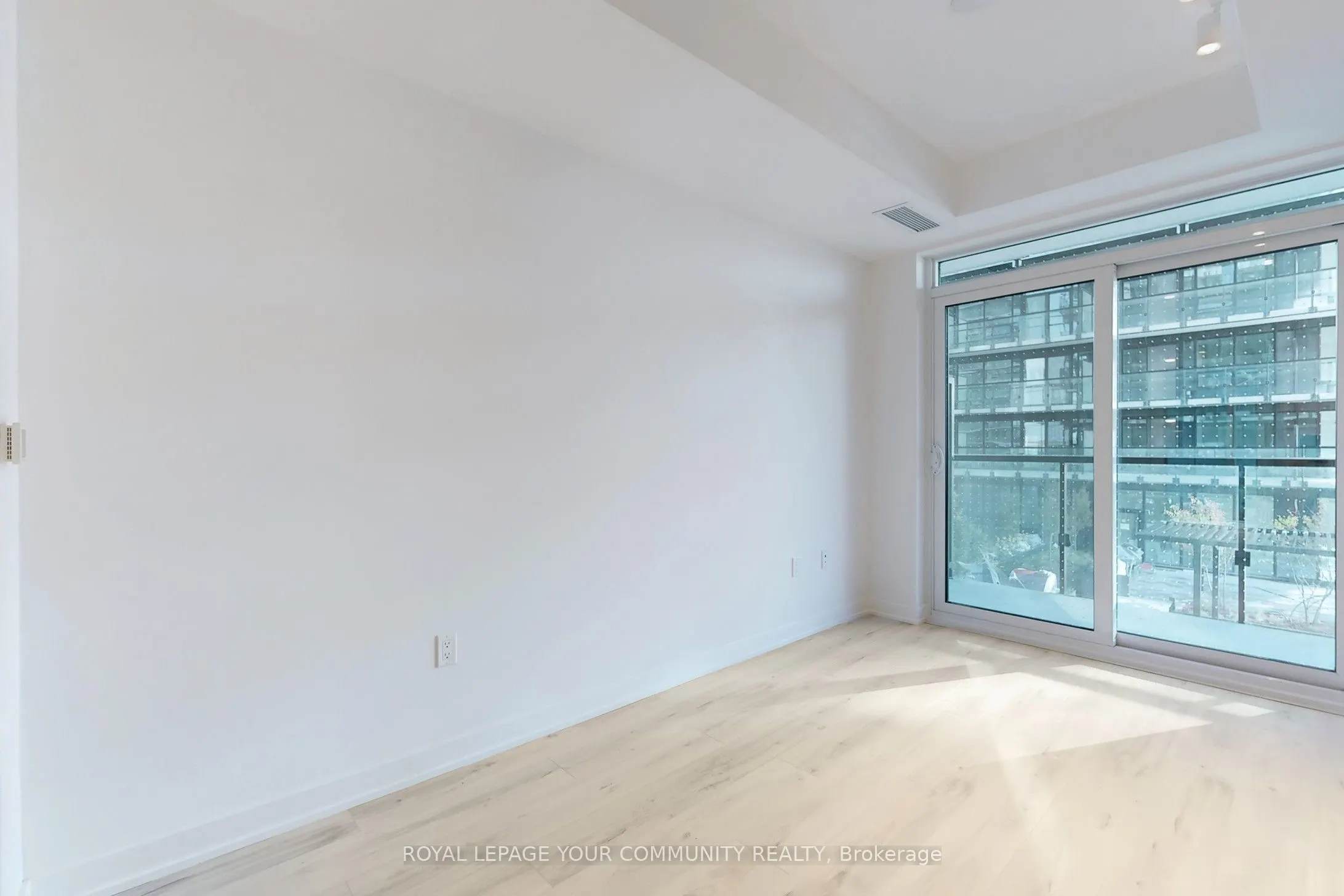 110 Broadway Avenue, #1007