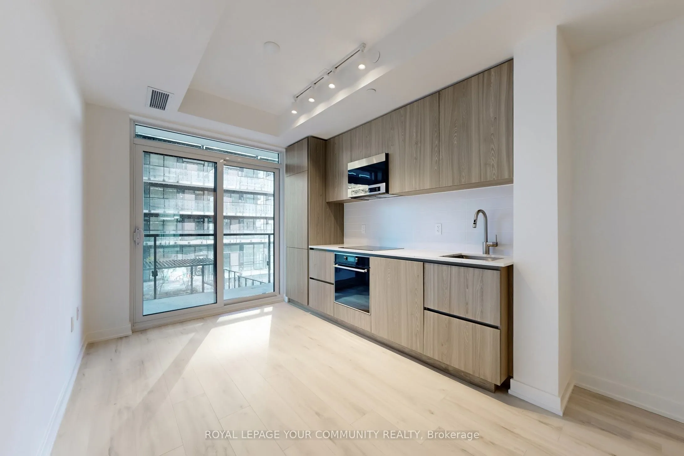 110 Broadway Avenue, #1007