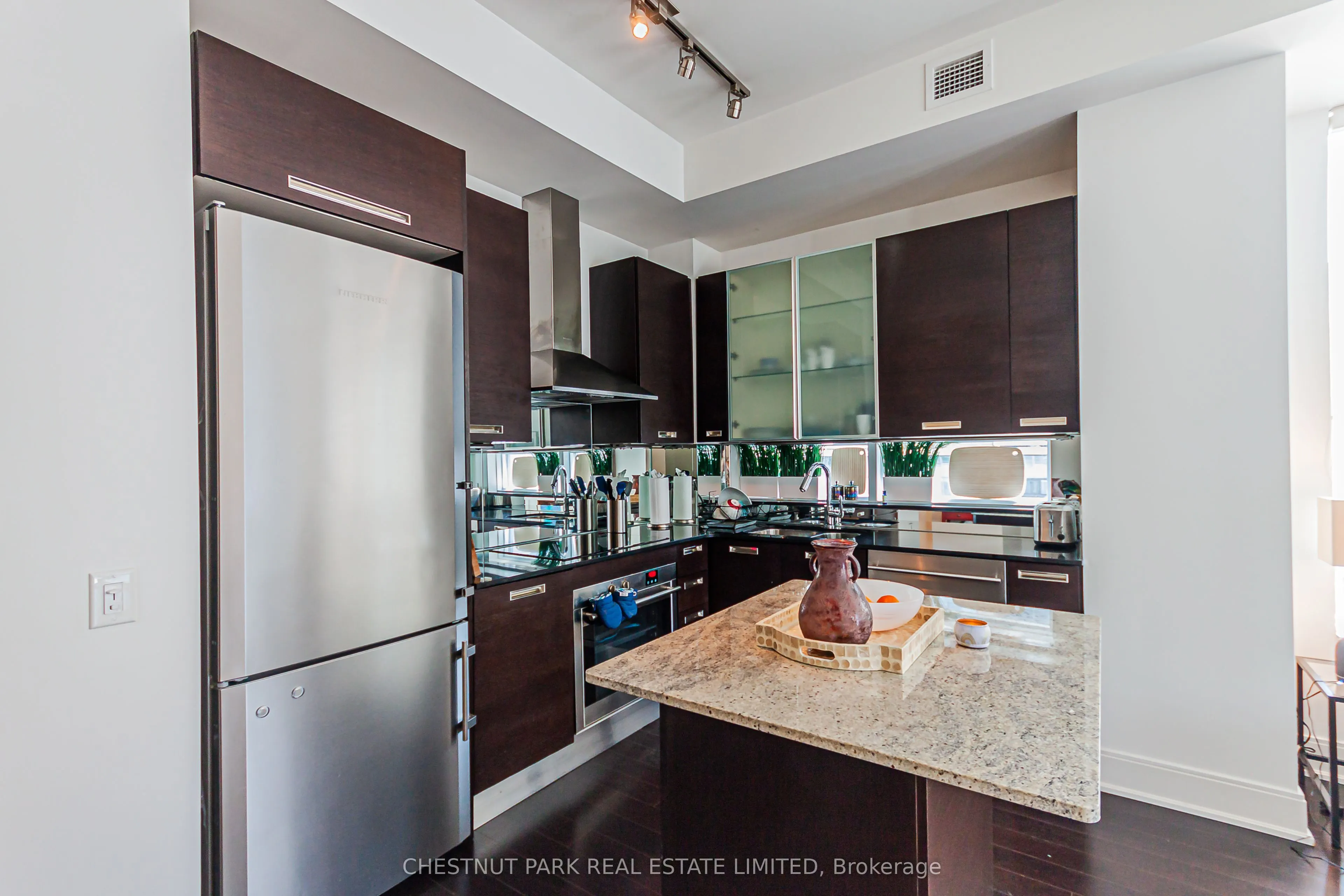 21 Balmuto Street, #1204