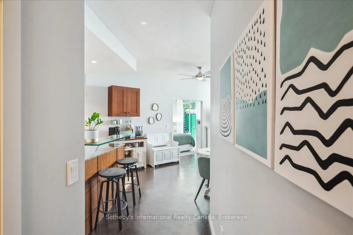 218 Queens Quay W, #1804