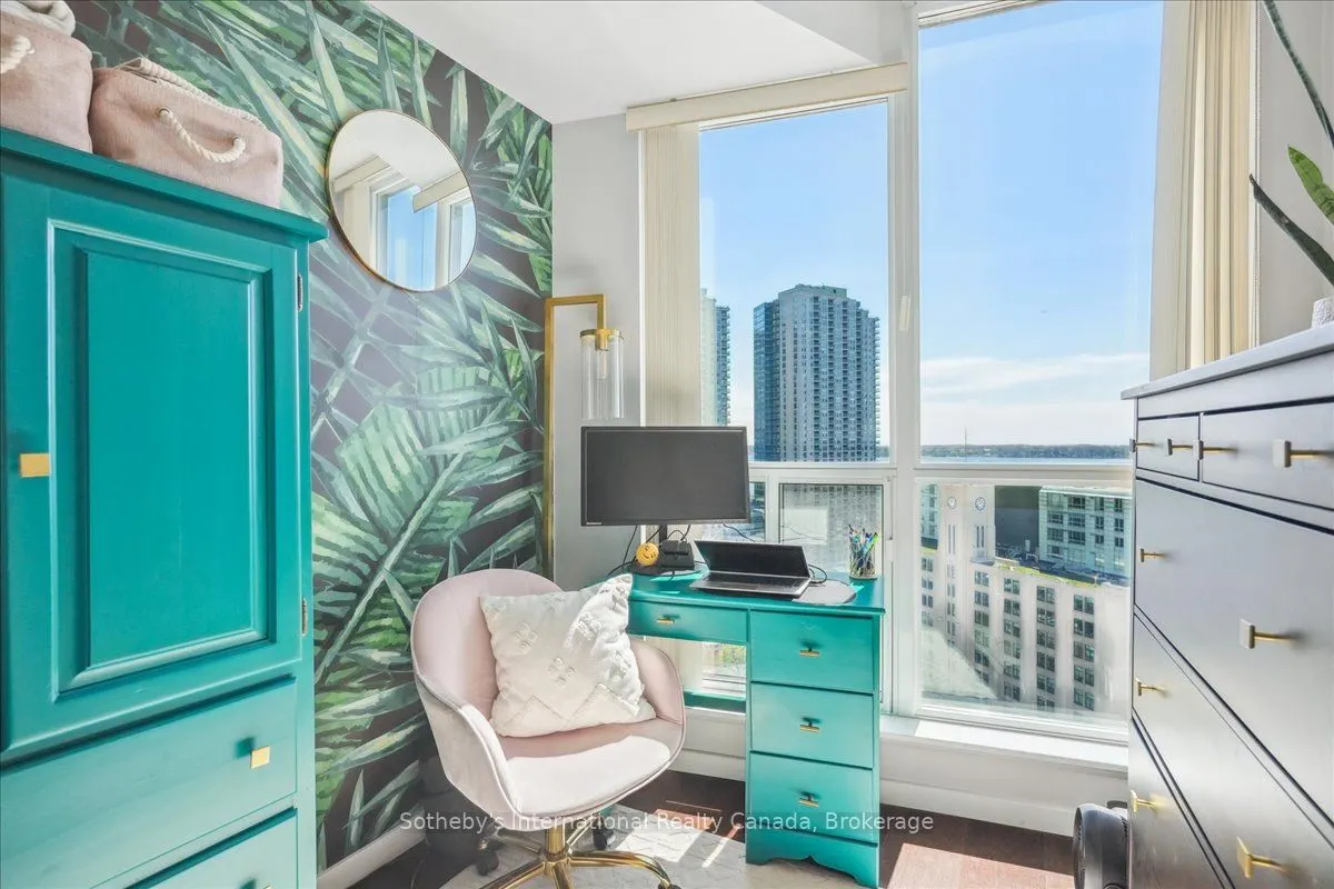 218 Queens Quay W, #1804