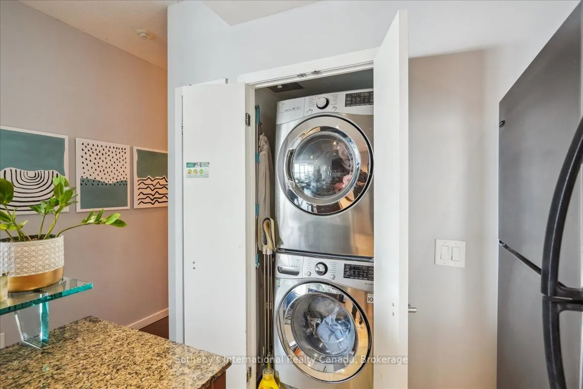 218 Queens Quay W, #1804