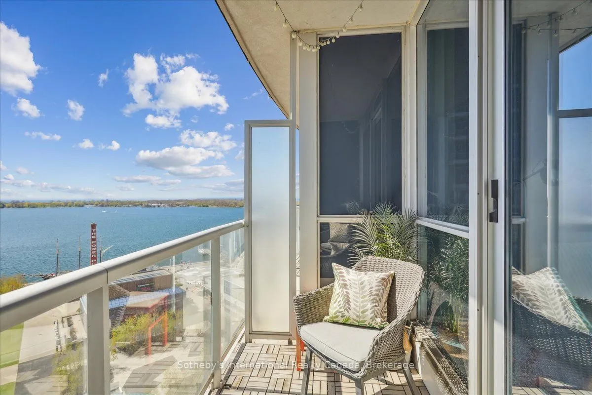 218 Queens Quay W, #1804