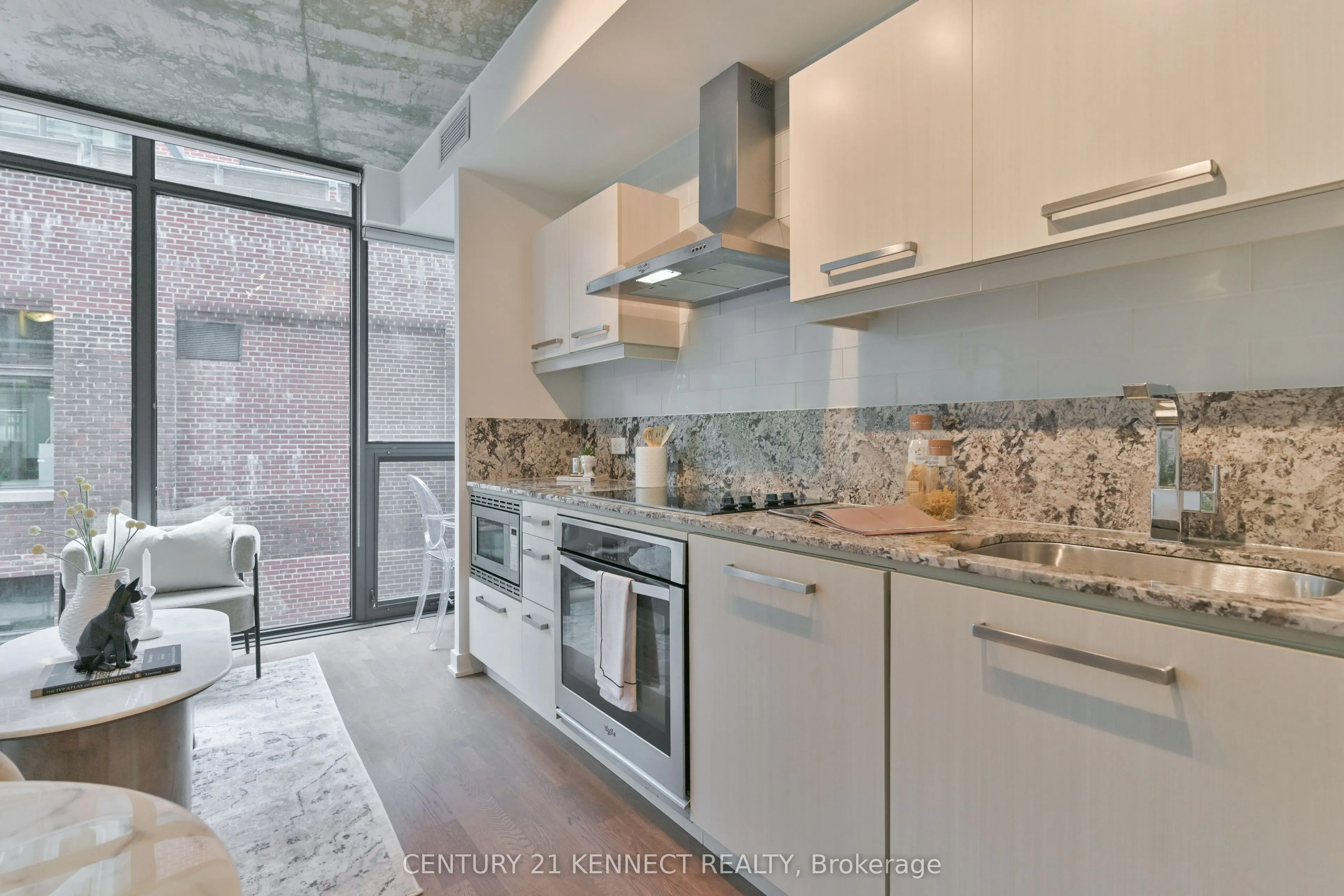 15 Beverley Street, #607