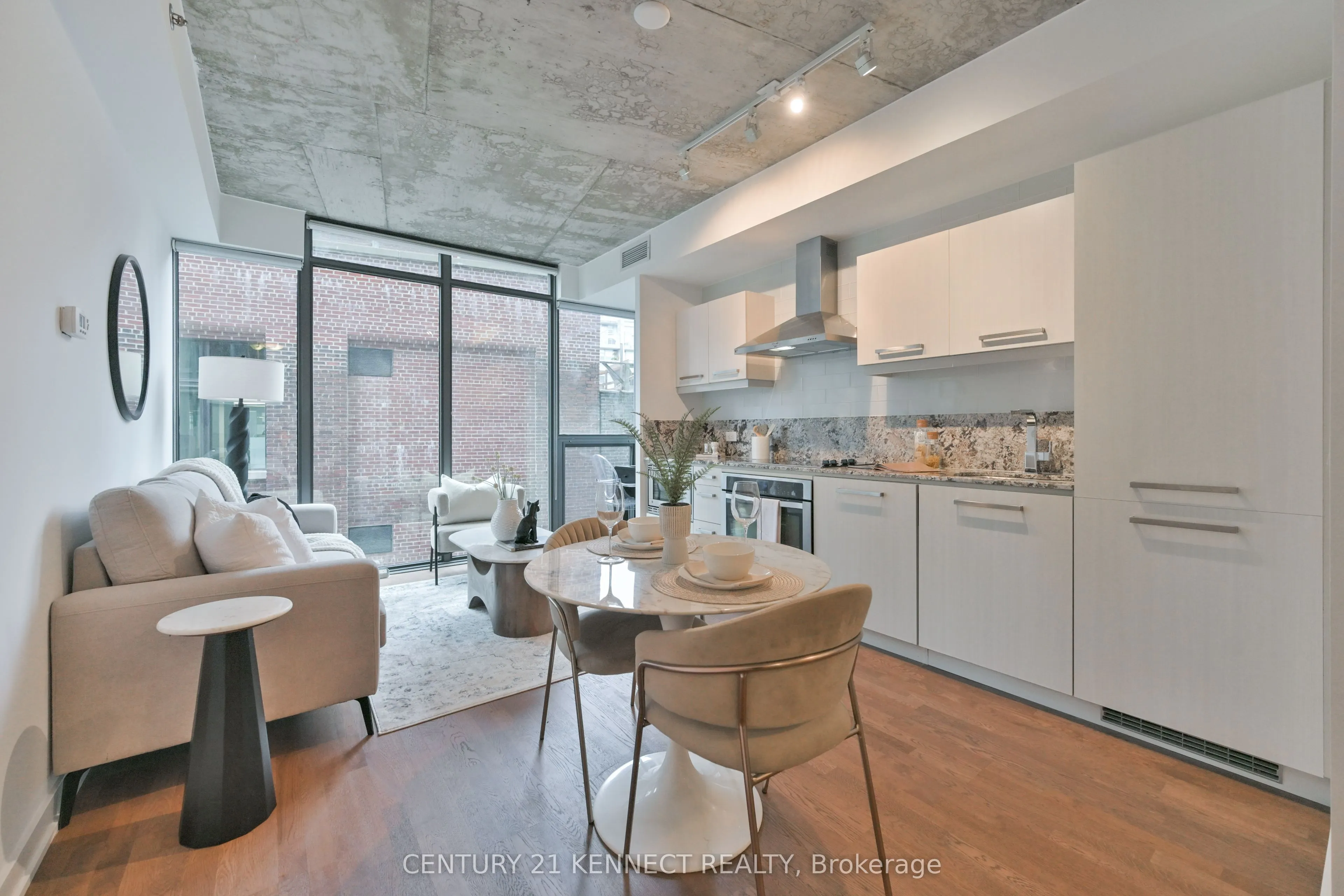 15 Beverley Street, #607