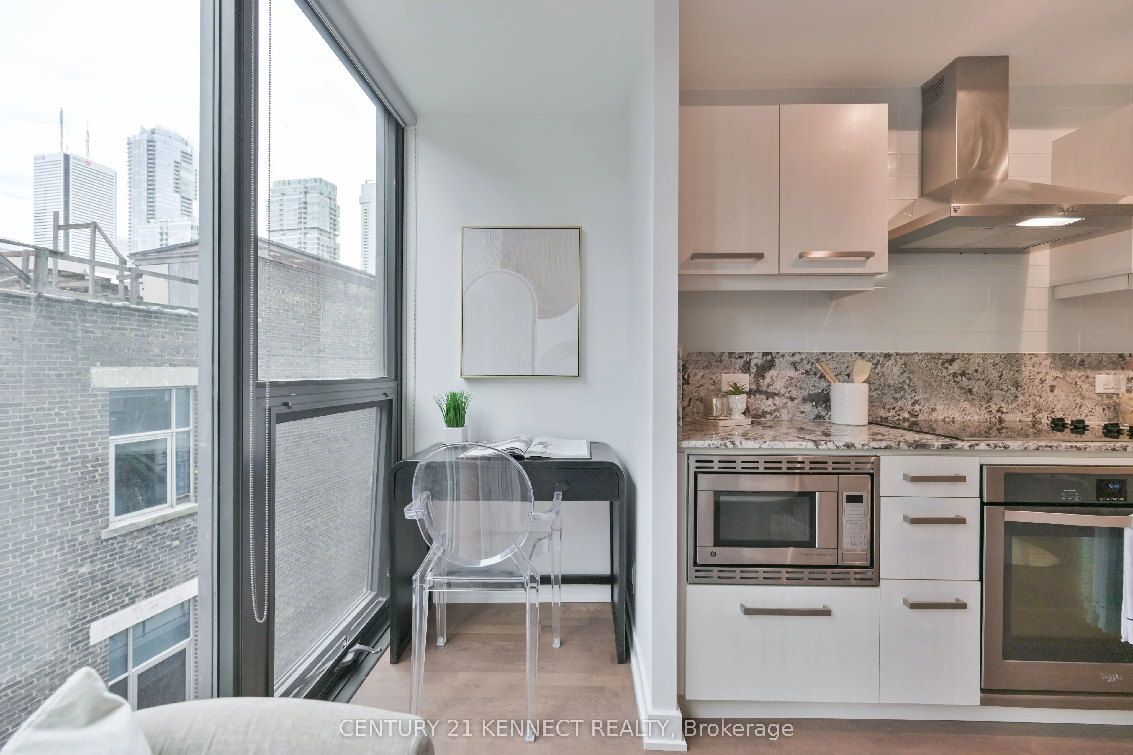 15 Beverley Street, #607