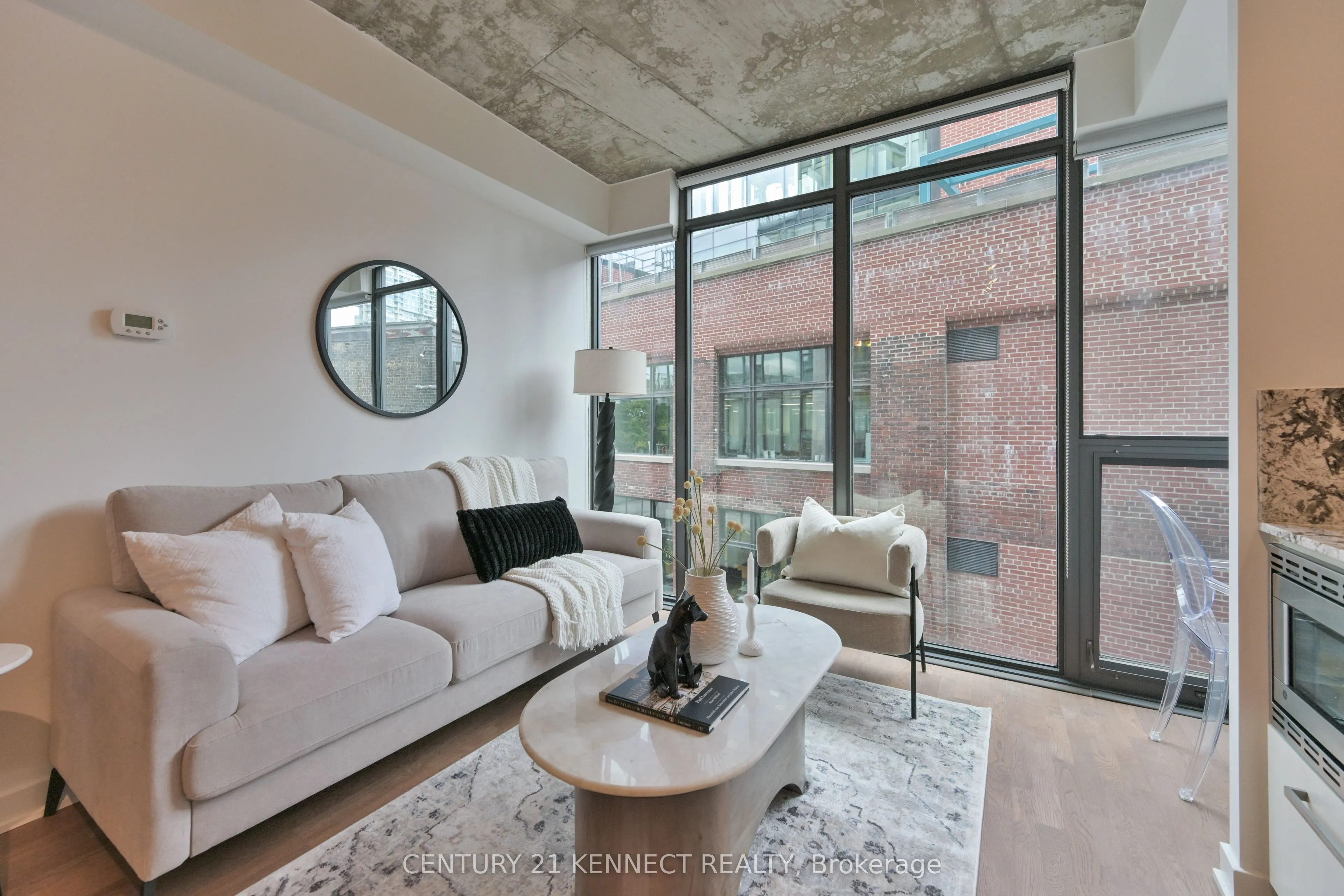 15 Beverley Street, #607