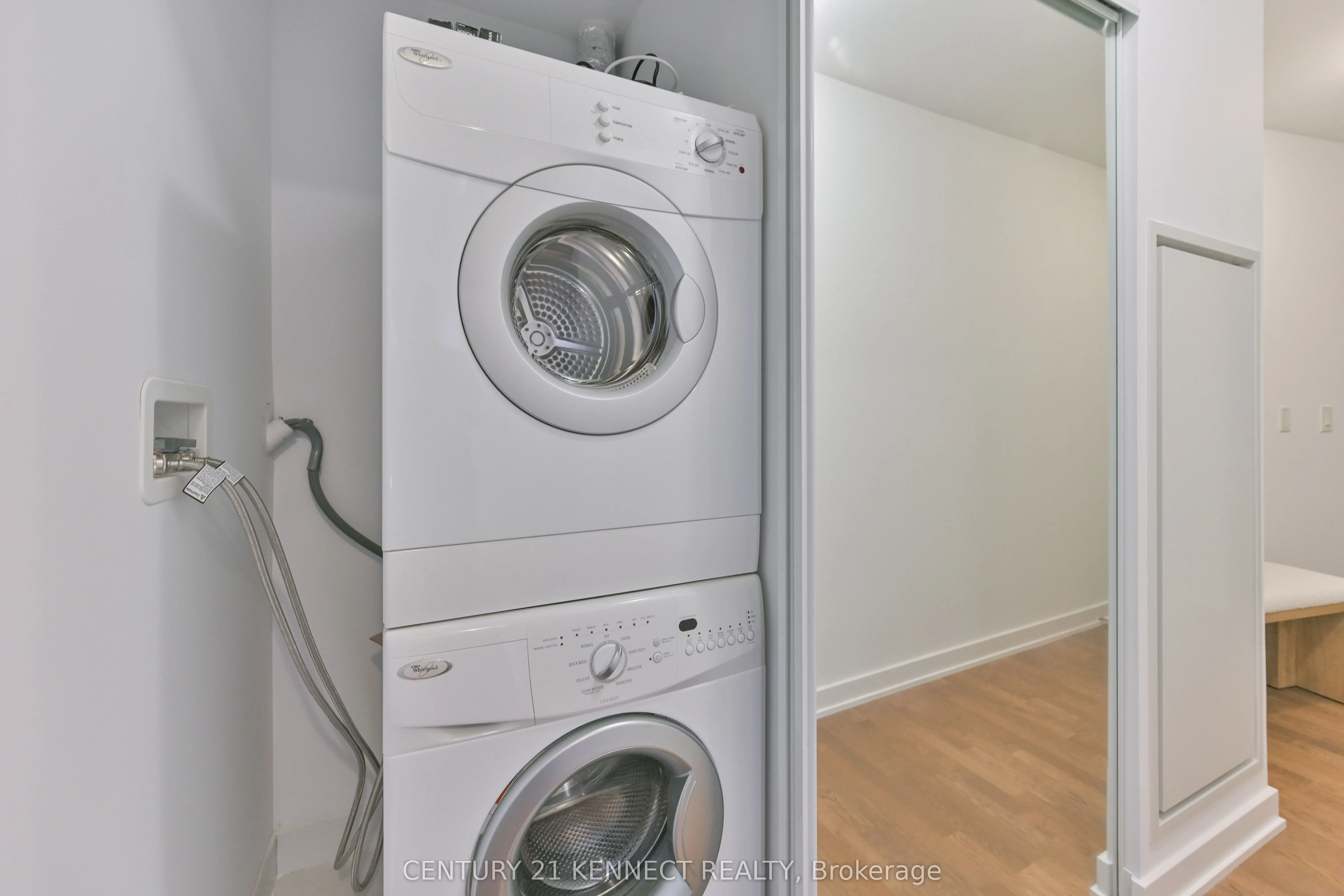 15 Beverley Street, #607