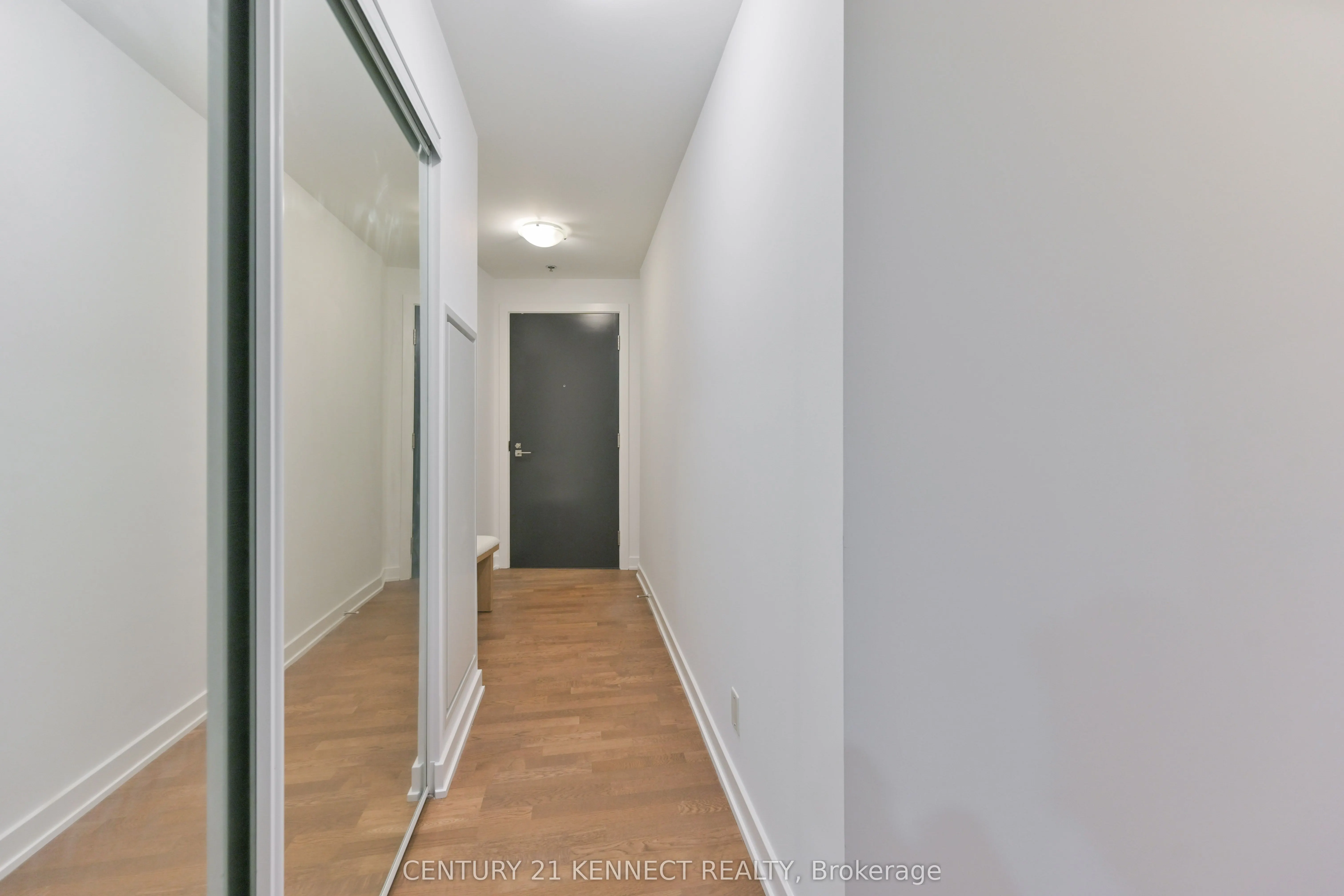 15 Beverley Street, #607