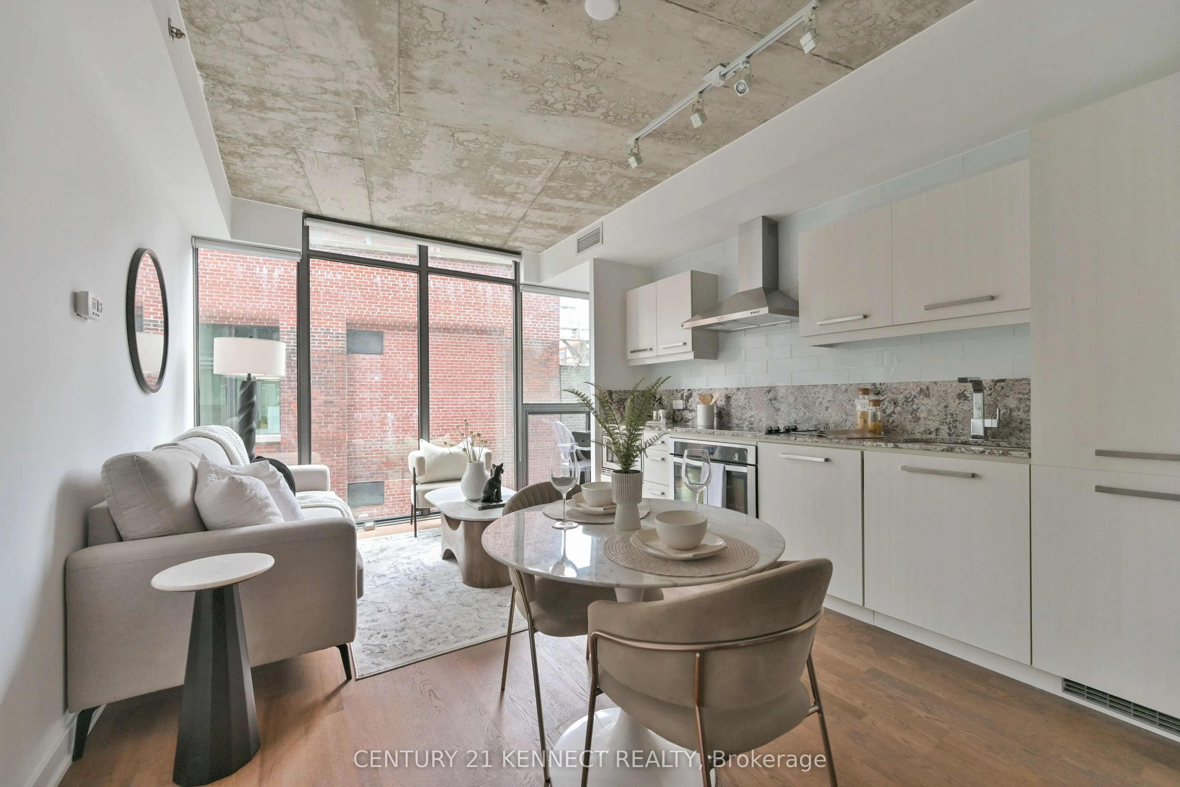 15 Beverley Street, #607