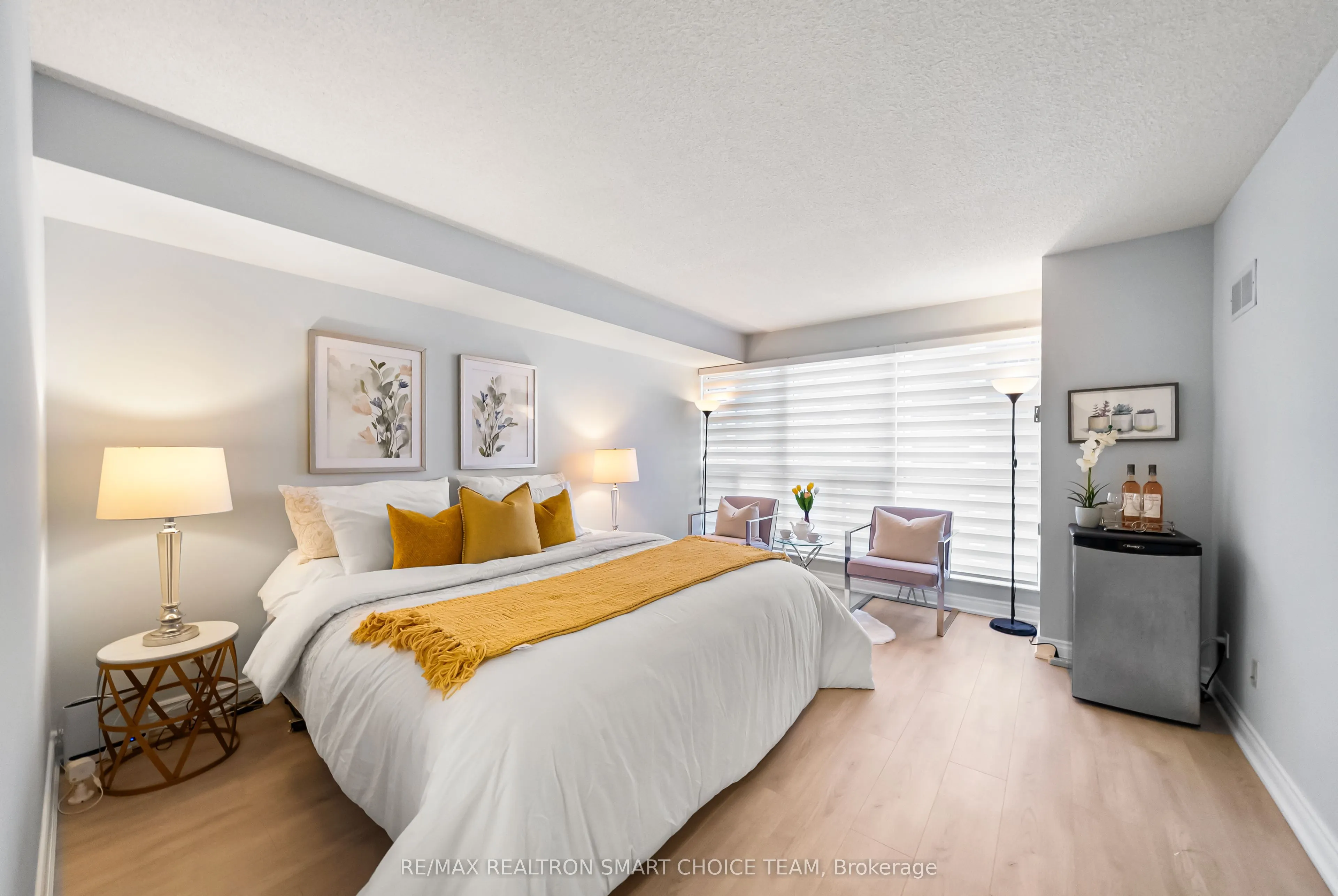 28 Hollywood Avenue, #1211