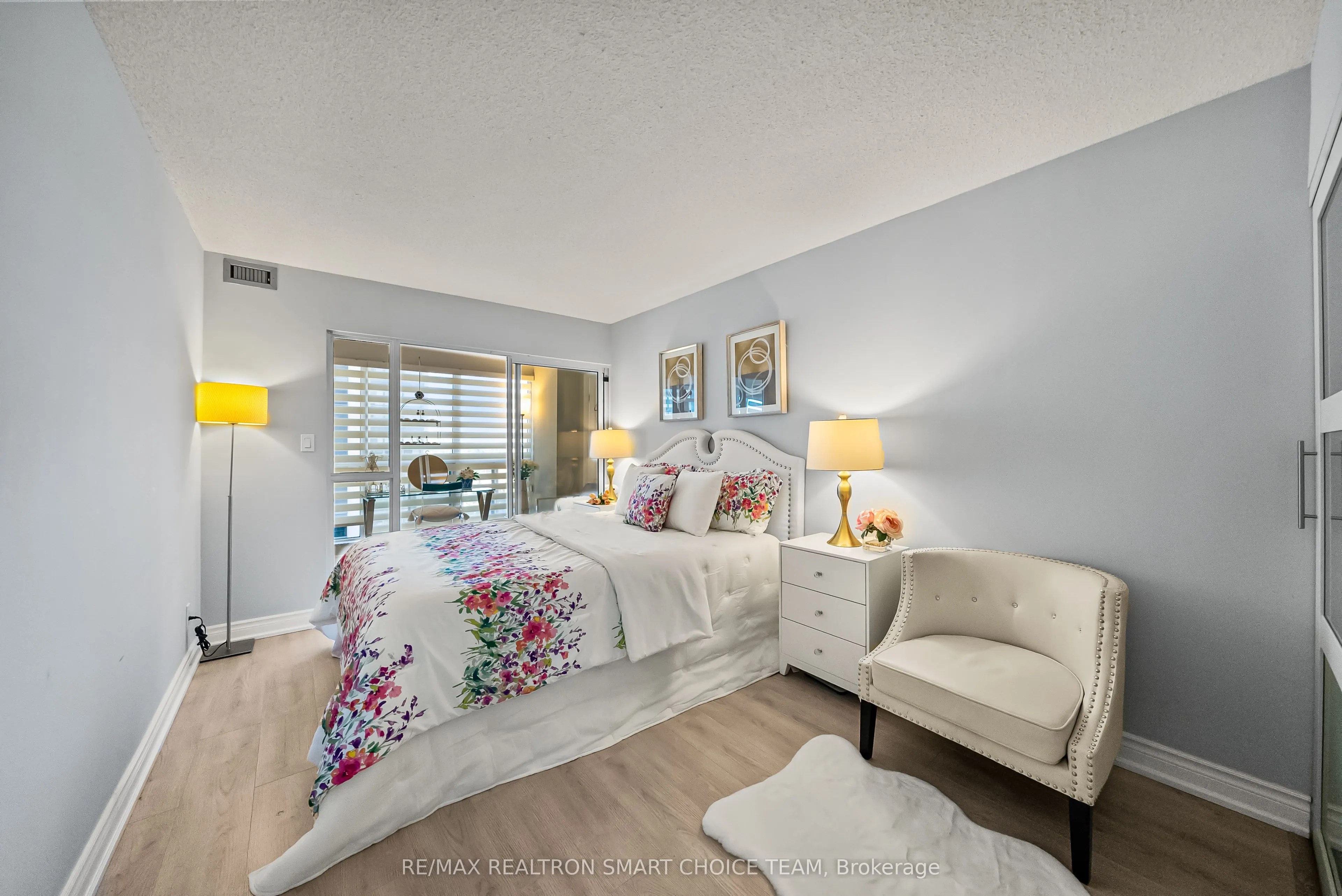 28 Hollywood Avenue, #1211