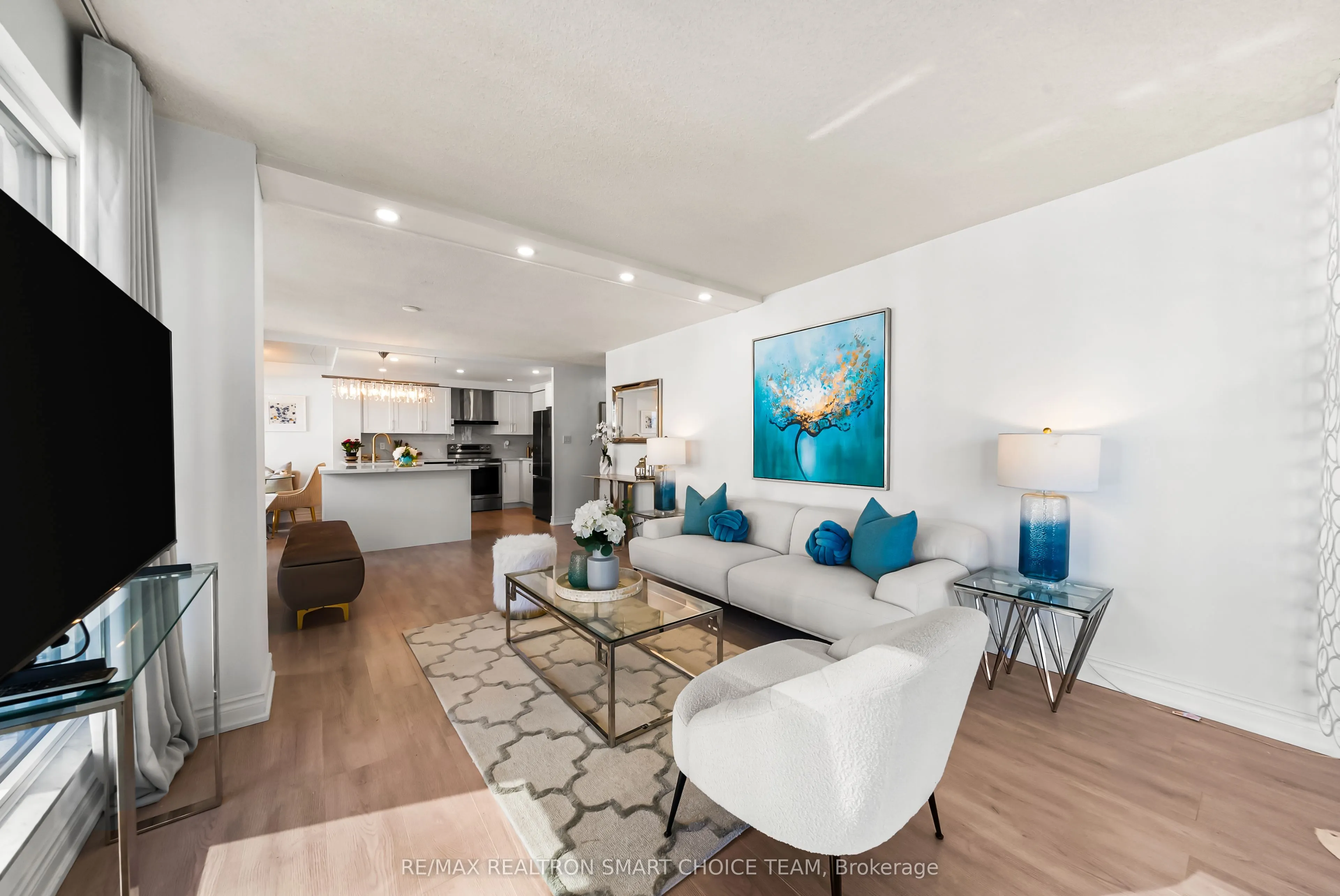 28 Hollywood Avenue, #1211