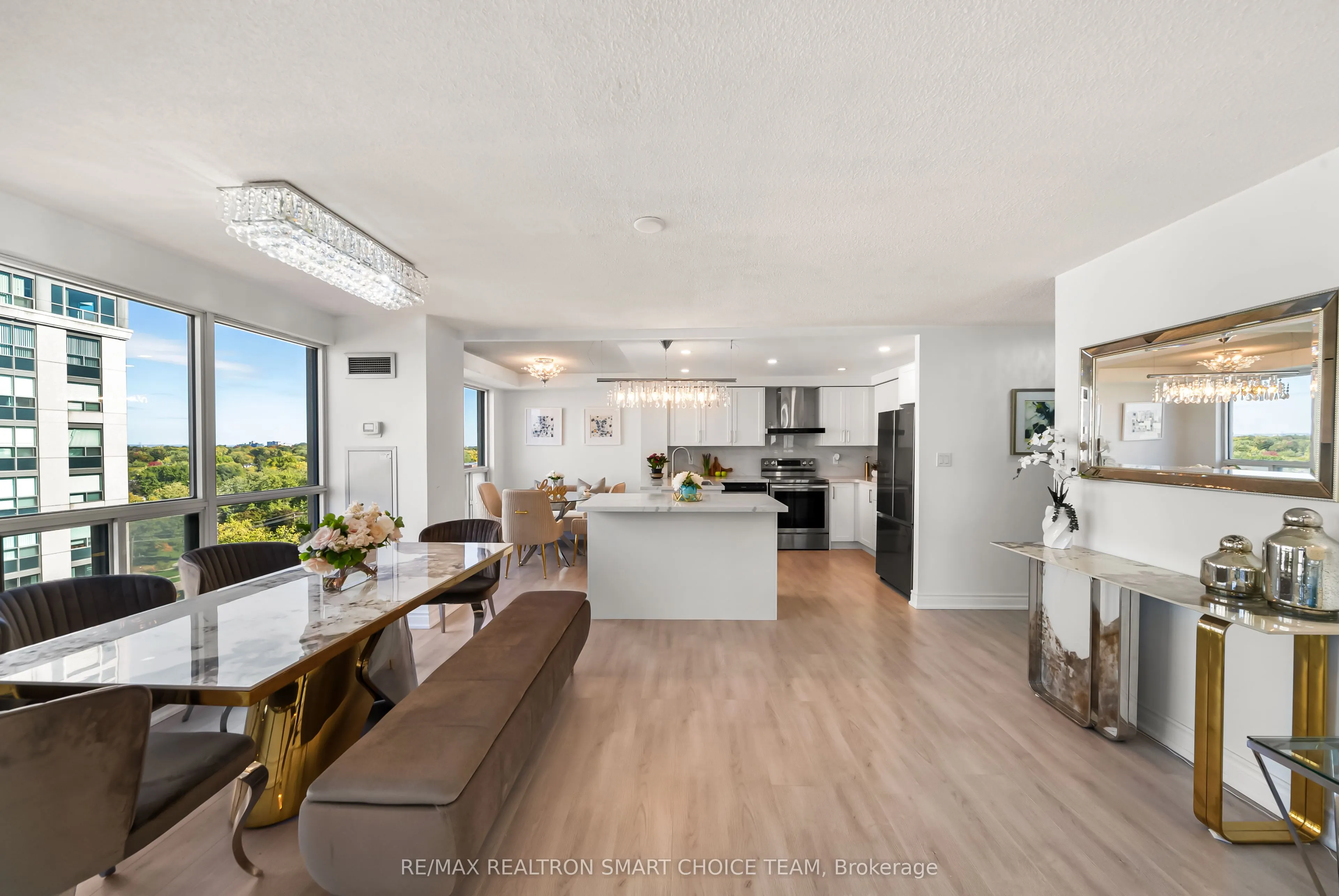 28 Hollywood Avenue, #1211