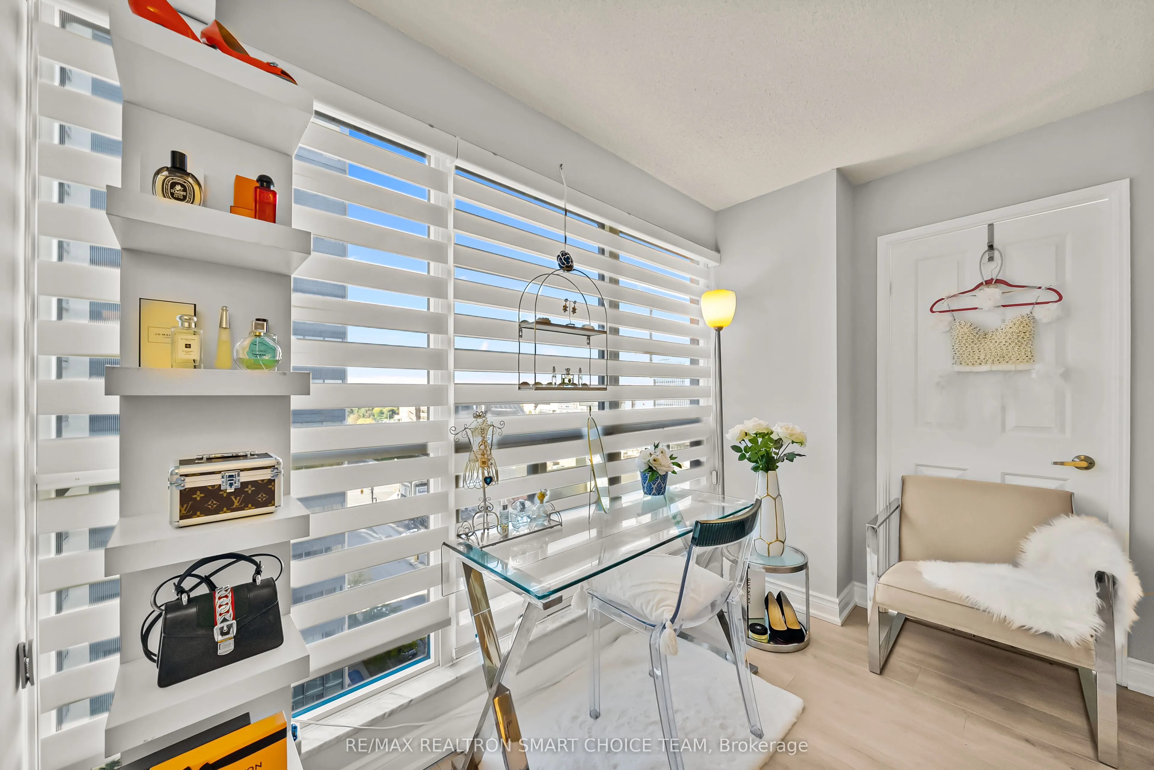 28 Hollywood Avenue, #1211