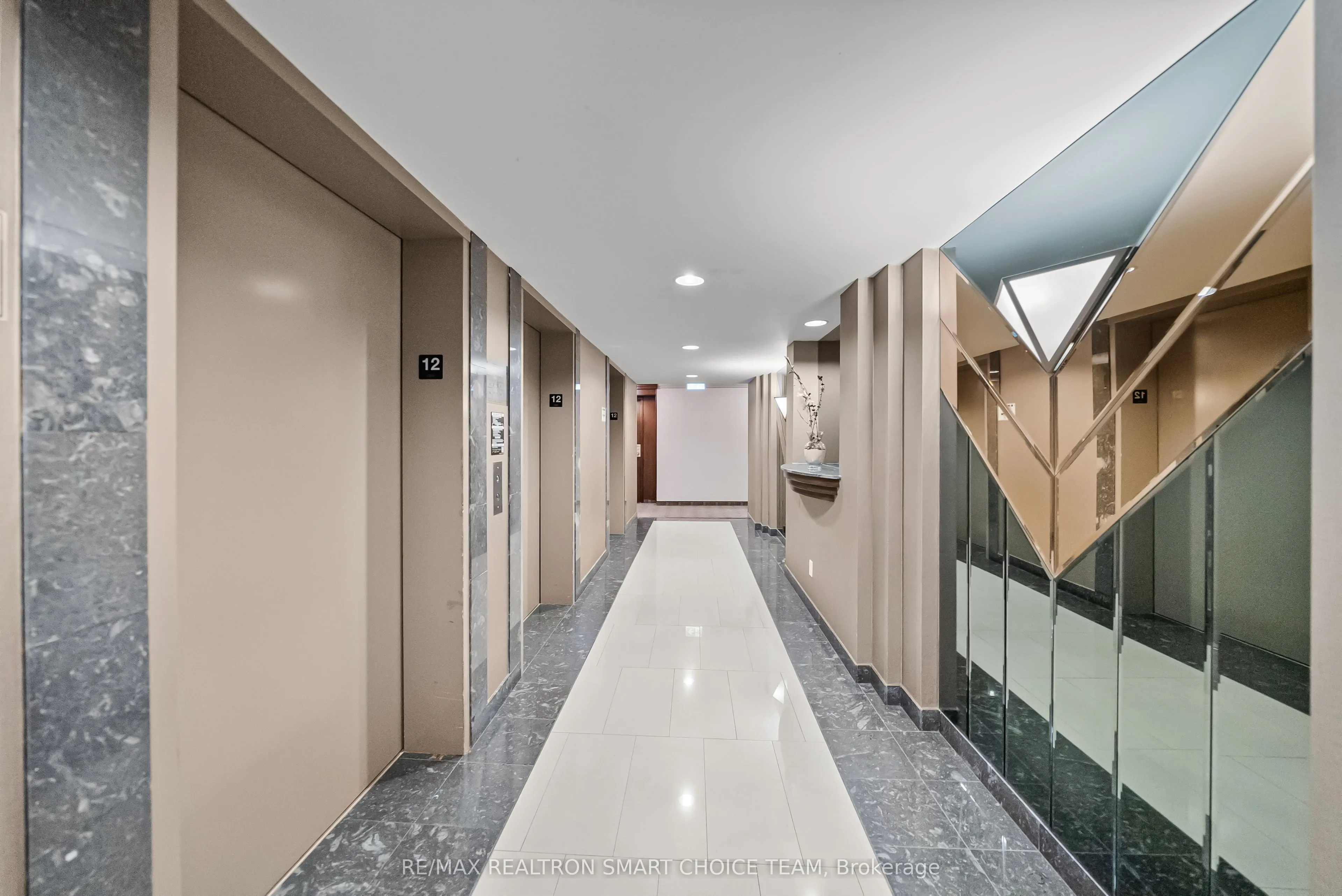 28 Hollywood Avenue, #1211