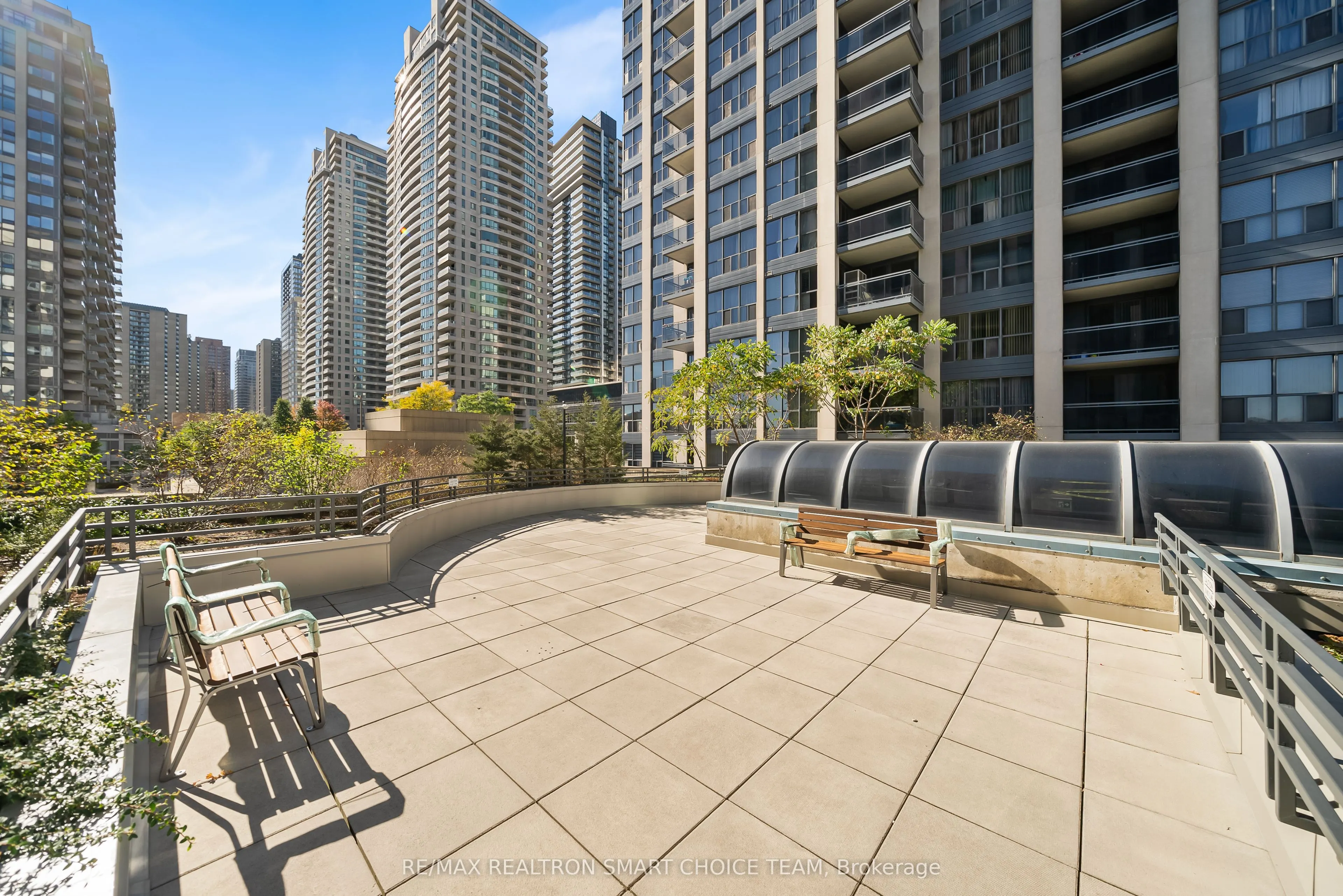 28 Hollywood Avenue, #1211