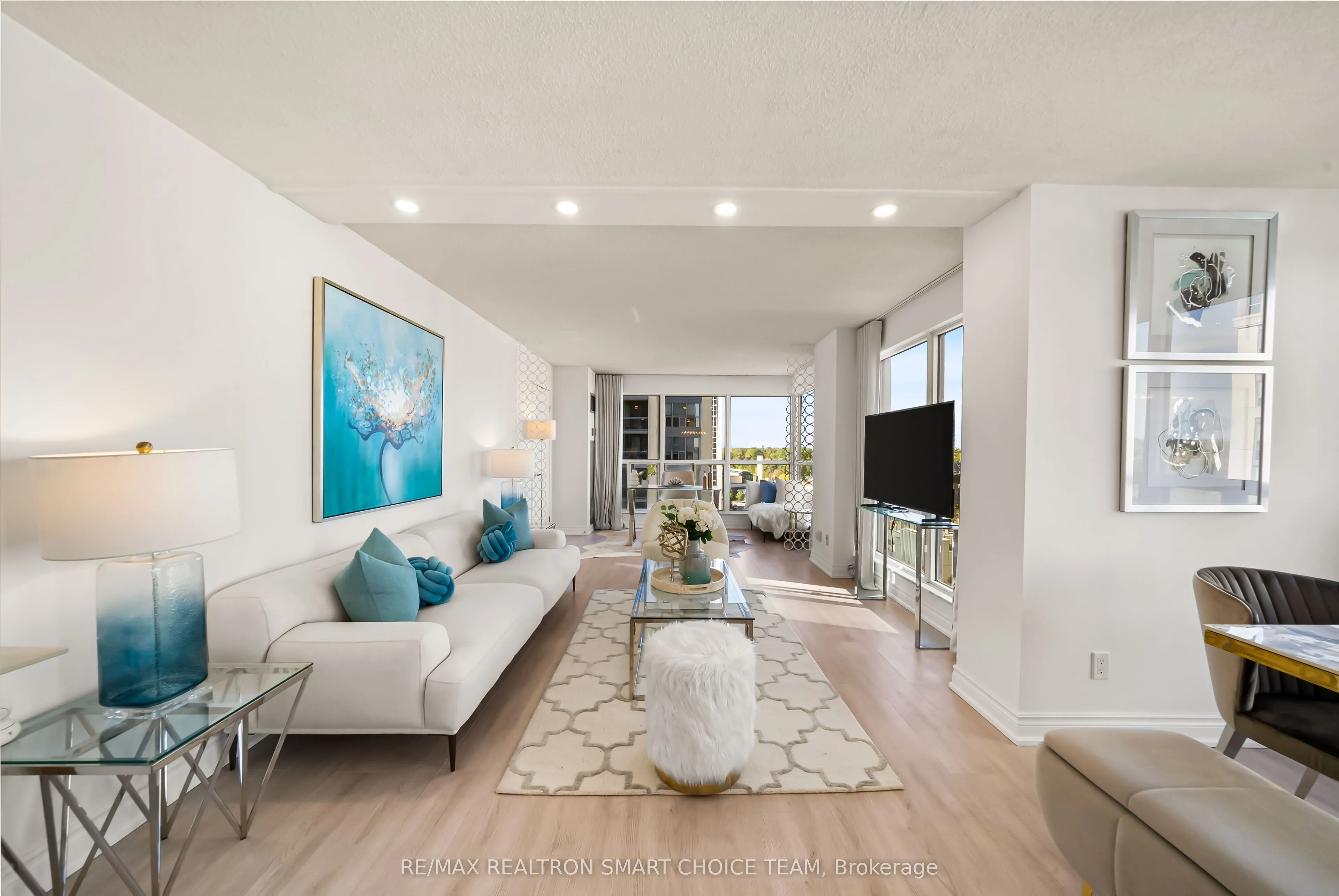 28 Hollywood Avenue, #1211