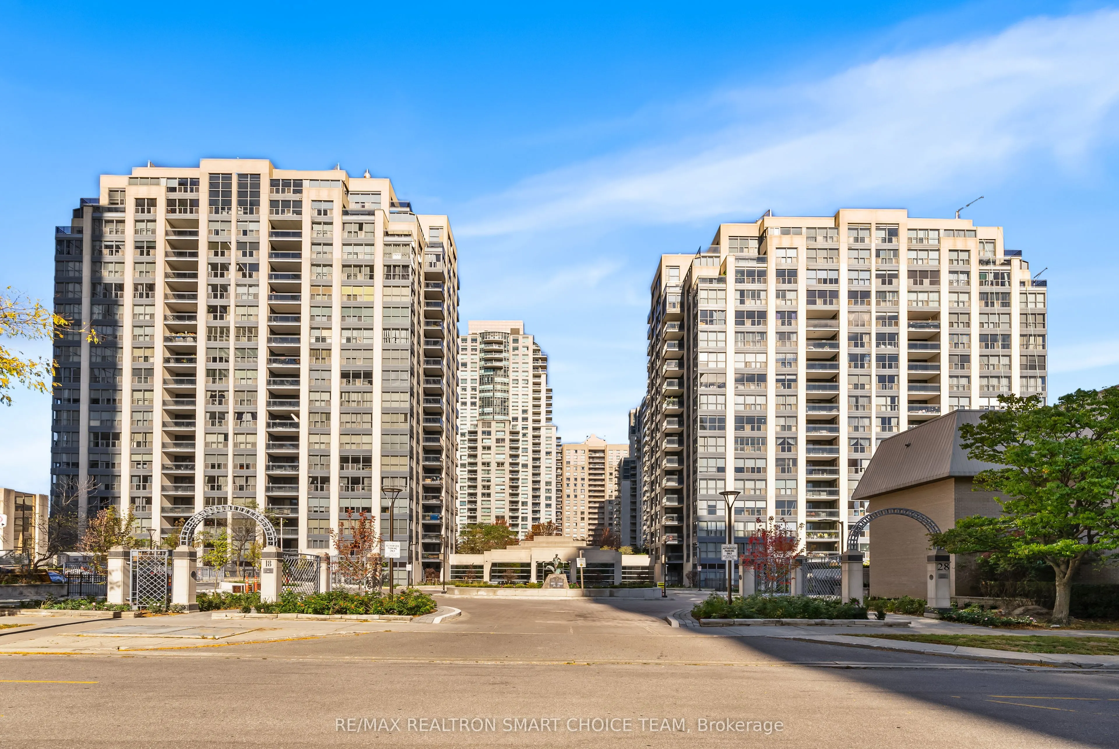 28 Hollywood Avenue, #1211