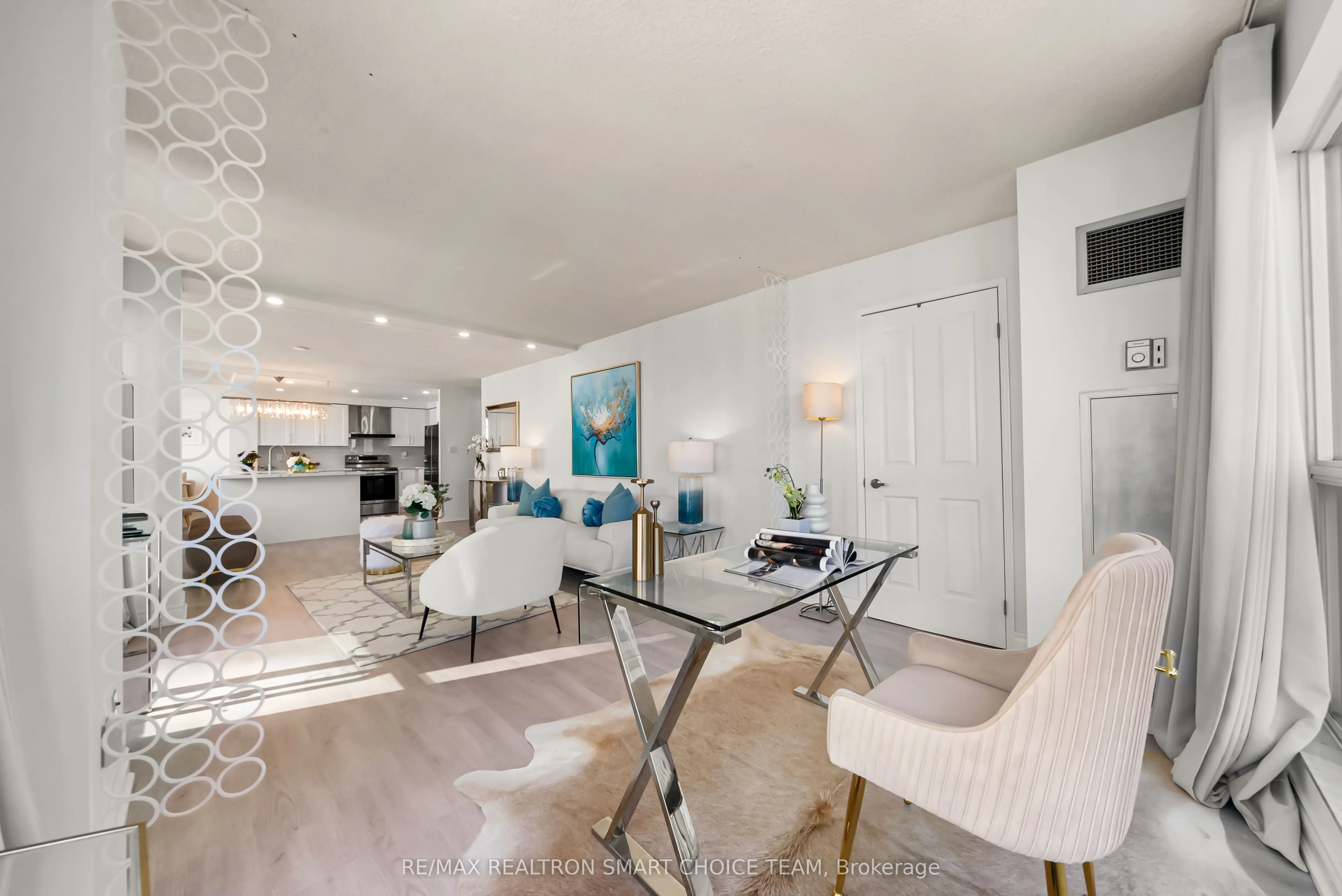 28 Hollywood Avenue, #1211