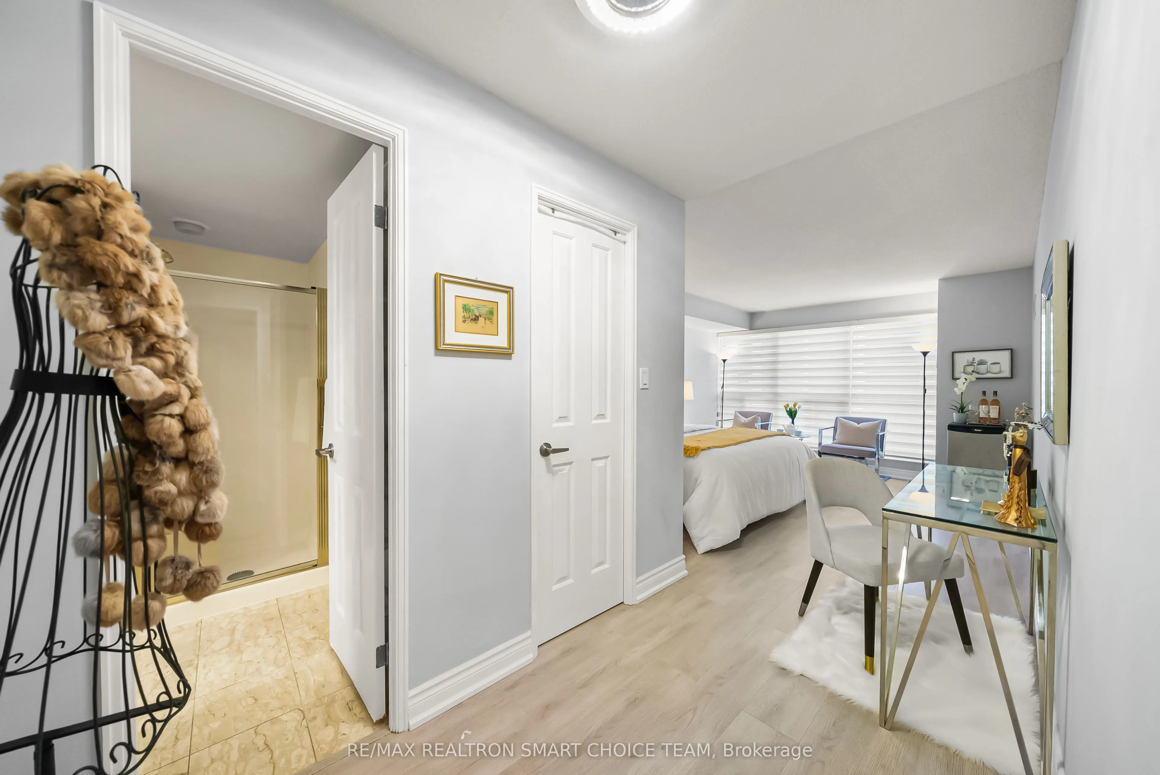 28 Hollywood Avenue, #1211