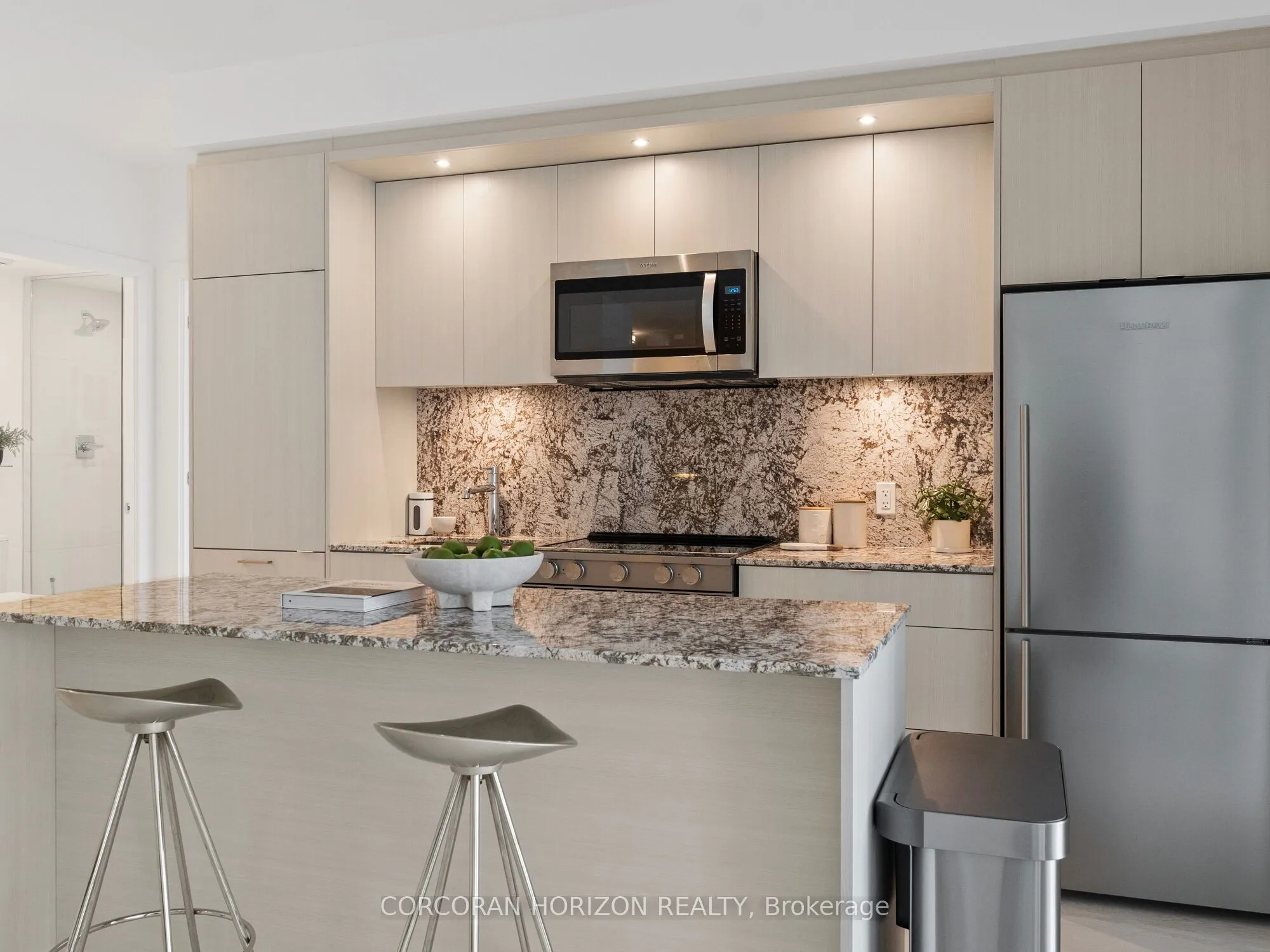 30 Inn On The Park Drive, #221