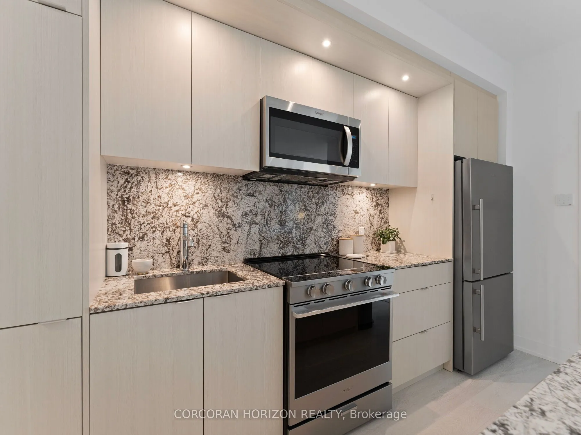 30 Inn On The Park Drive, #221